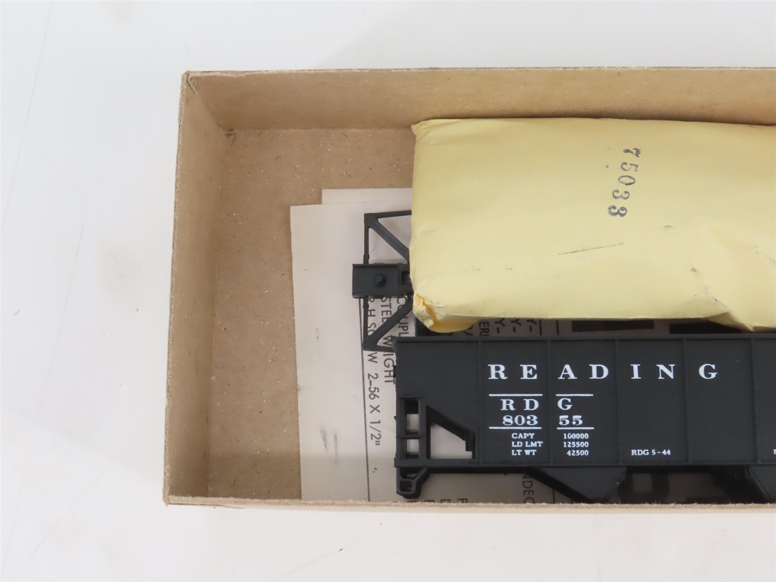 HO Scale Athearn/Bev-Bel Kit 1336-2 RDG Reading 34' 2-Bay Rib Side Hopper #80355