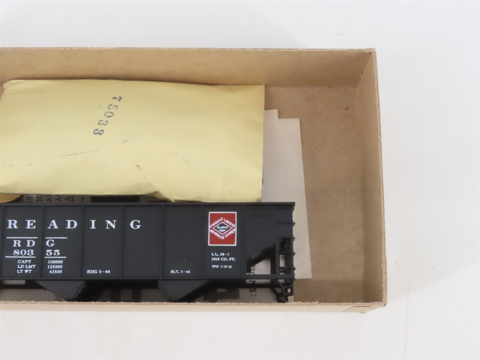 HO Scale Athearn/Bev-Bel Kit 1336-2 RDG Reading 34' 2-Bay Rib Side Hopper #80355