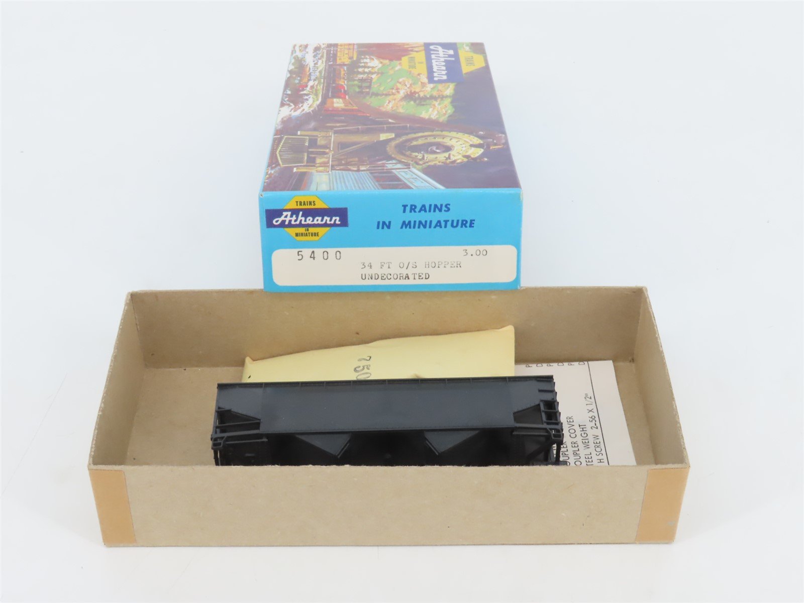 HO Scale Athearn Kit 5400 Undecorated 34' 2-Bay Offset Side Open Hopper