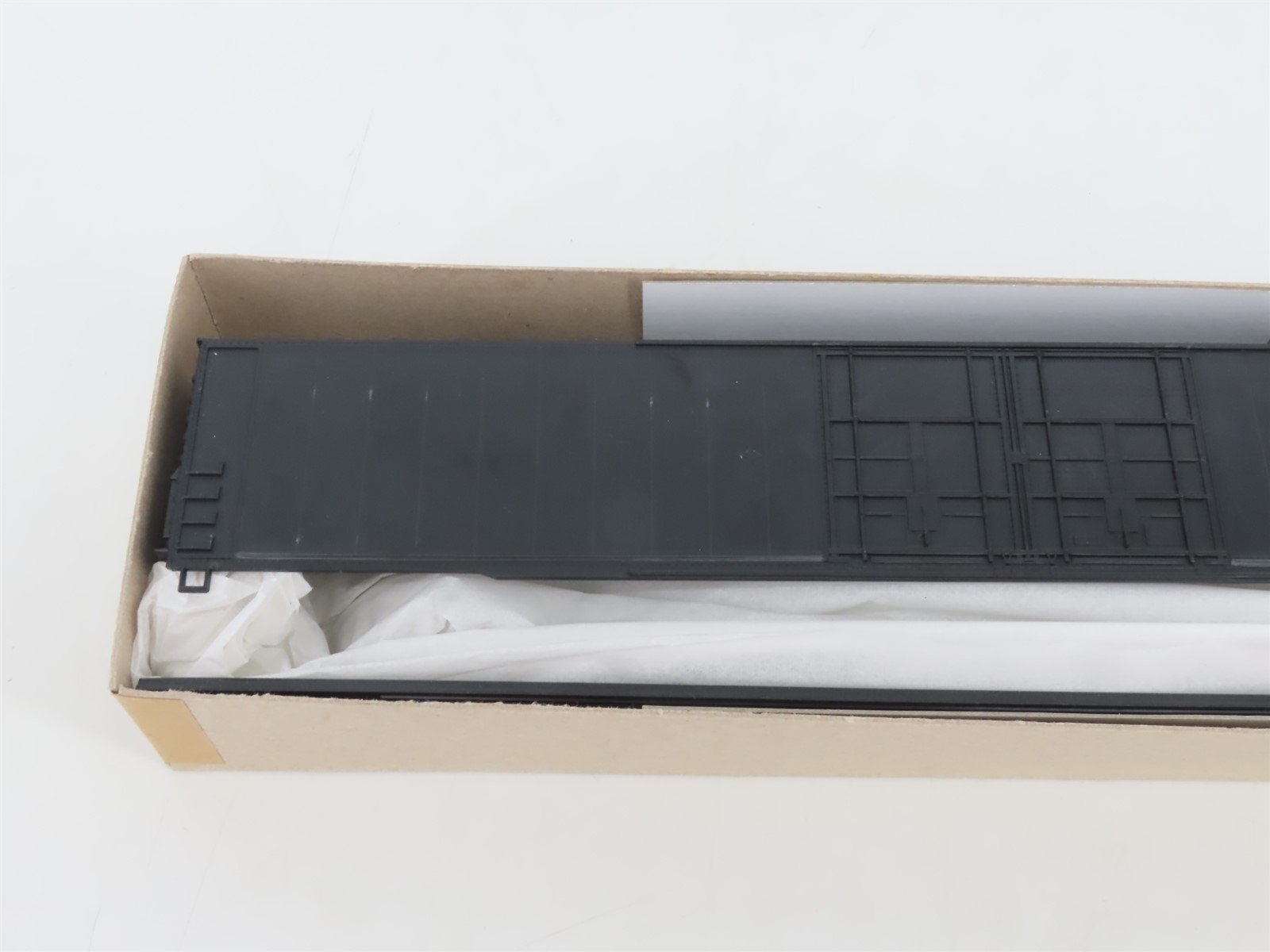 HO Scale Athearn Kit 1974 Undecorated Black 86' Hi-Cube 4-Door Box Car