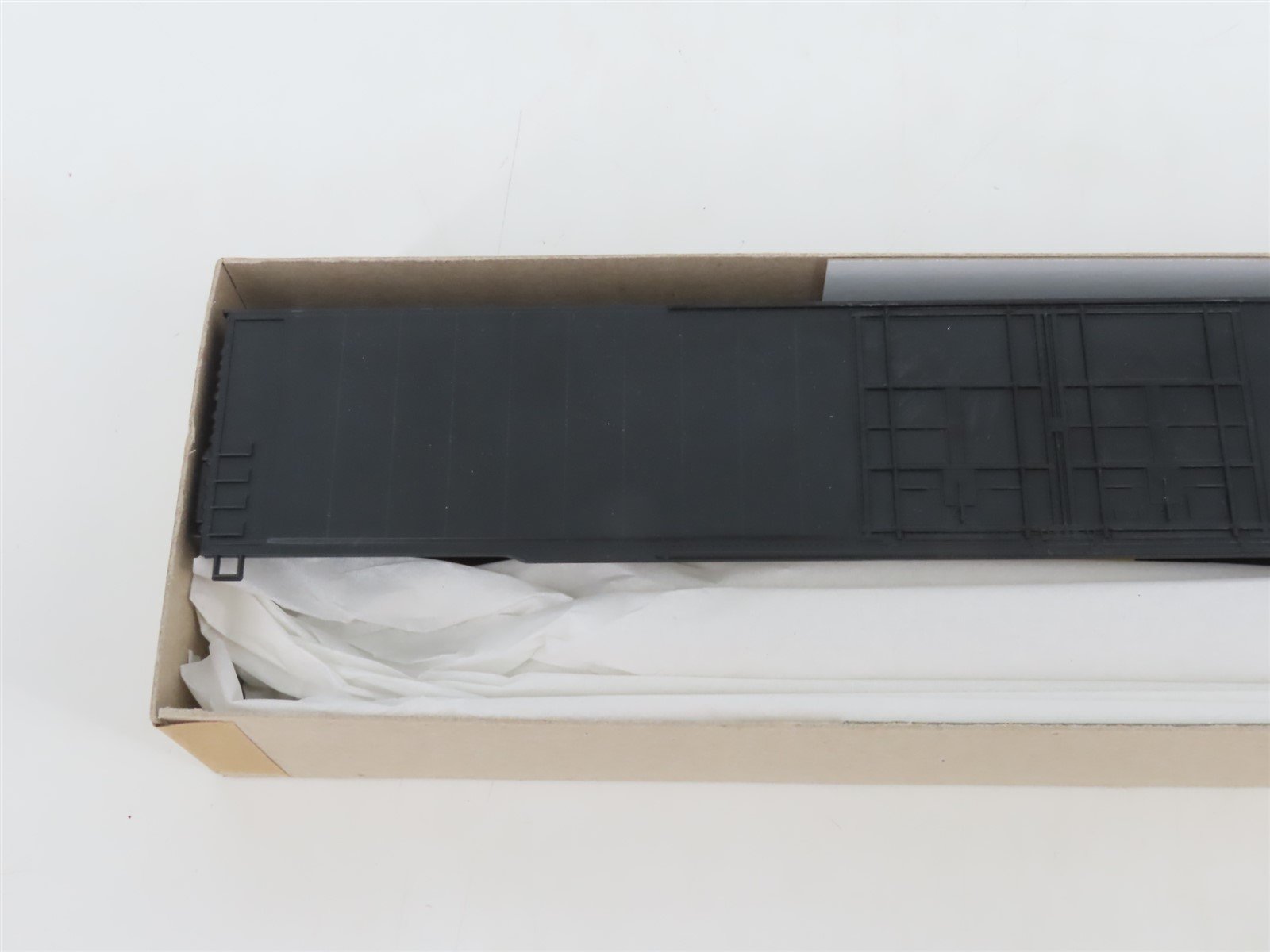 HO Scale Athearn Kit 1974 Undecorated Black 86' Hi-Cube 4-Door Box Car