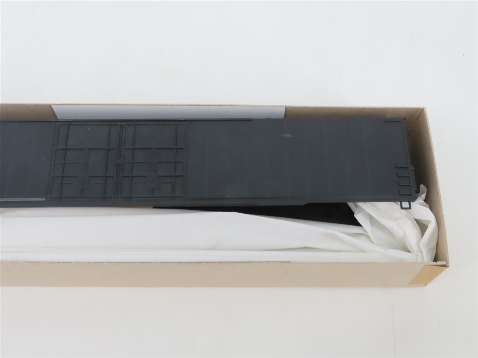 HO Scale Athearn Kit 1974 Undecorated Black 86' Hi-Cube 4-Door Box Car