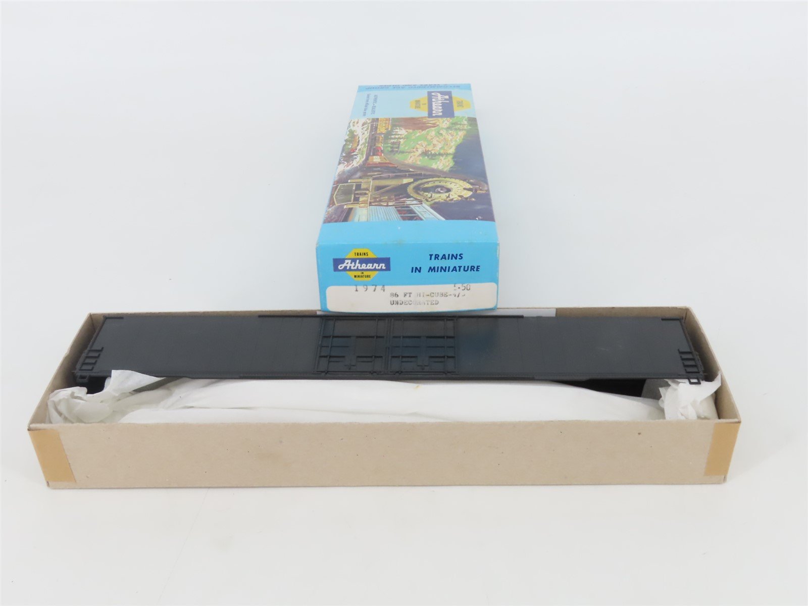 HO Scale Athearn Kit 1974 Undecorated Black 86' Hi-Cube 4-Door Box Car