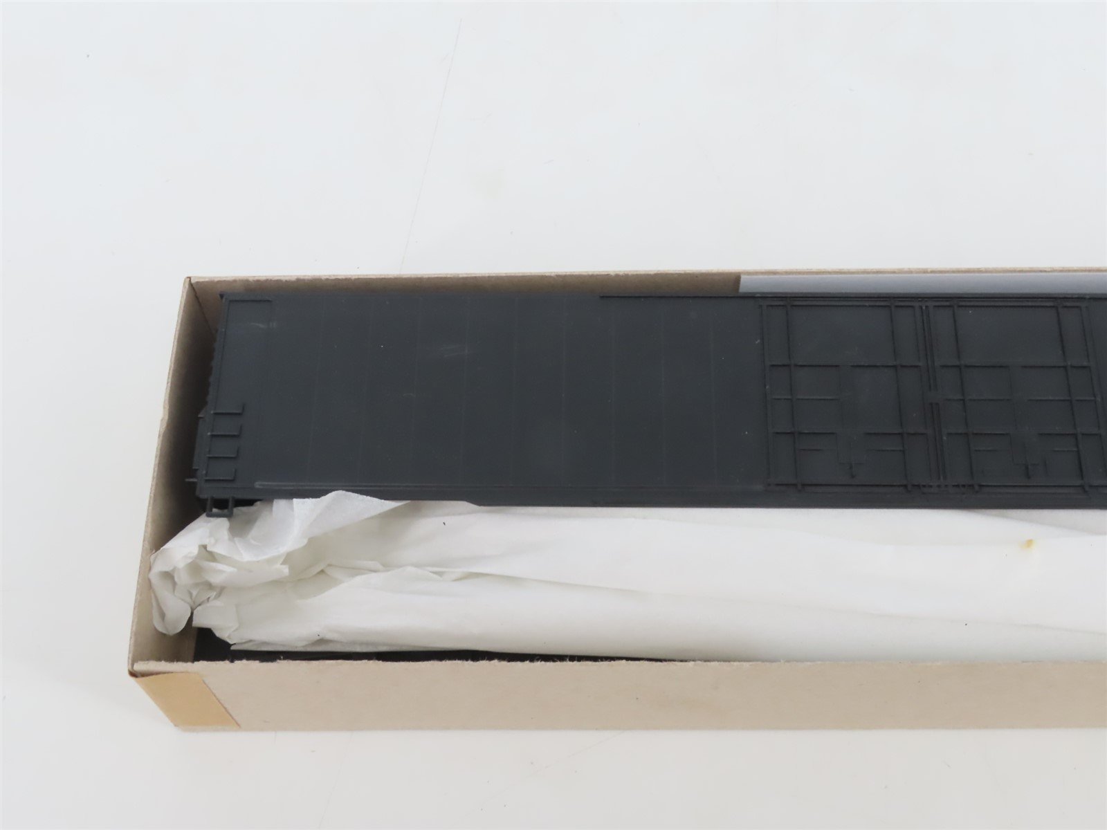 HO Scale Athearn Kit 1974 Undecorated Black 86' Hi-Cube 4-Door Box Car