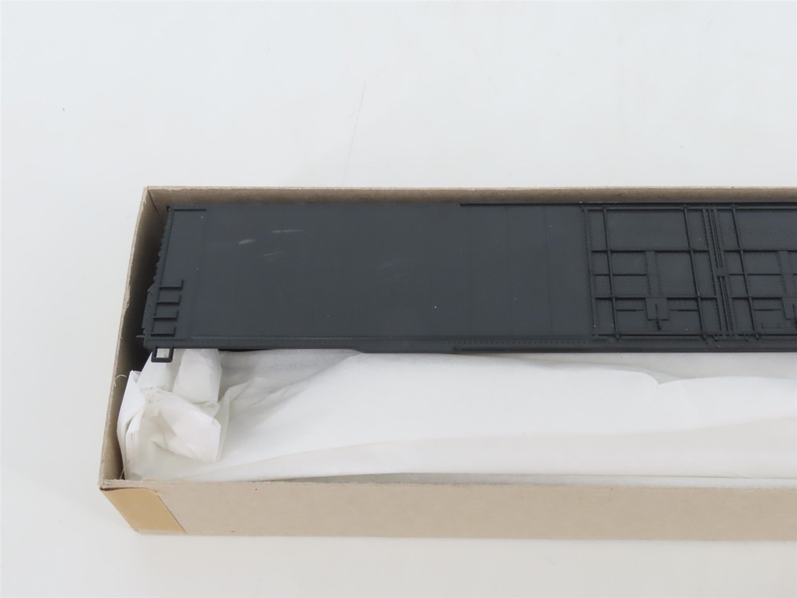HO Scale Athearn Kit 1974 Undecorated Black 86' Hi-Cube 4-Door Box Car