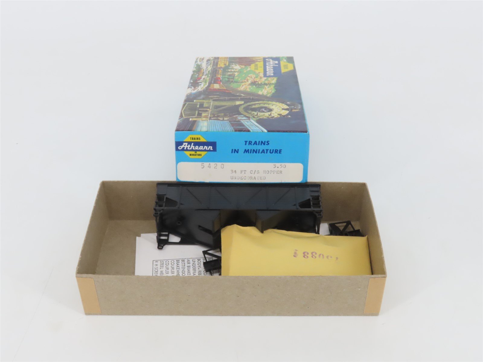 HO Scale Athearn Kit 5420 Undecorated Black 34' 2-Bay Composite Side Hopper