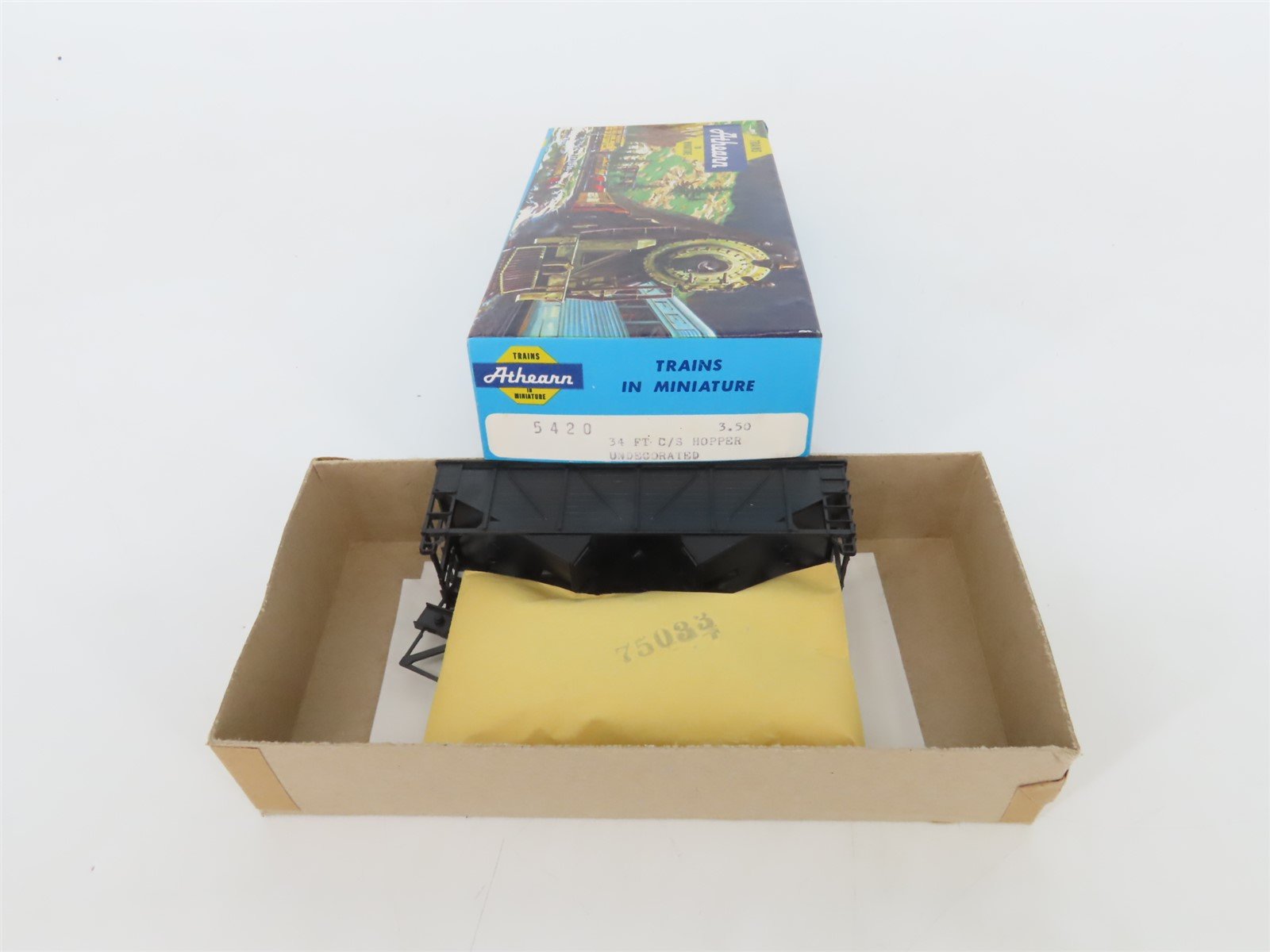 HO Scale Athearn Kit 5420 Undecorated Black 34' 2-Bay Composite Side Hopper