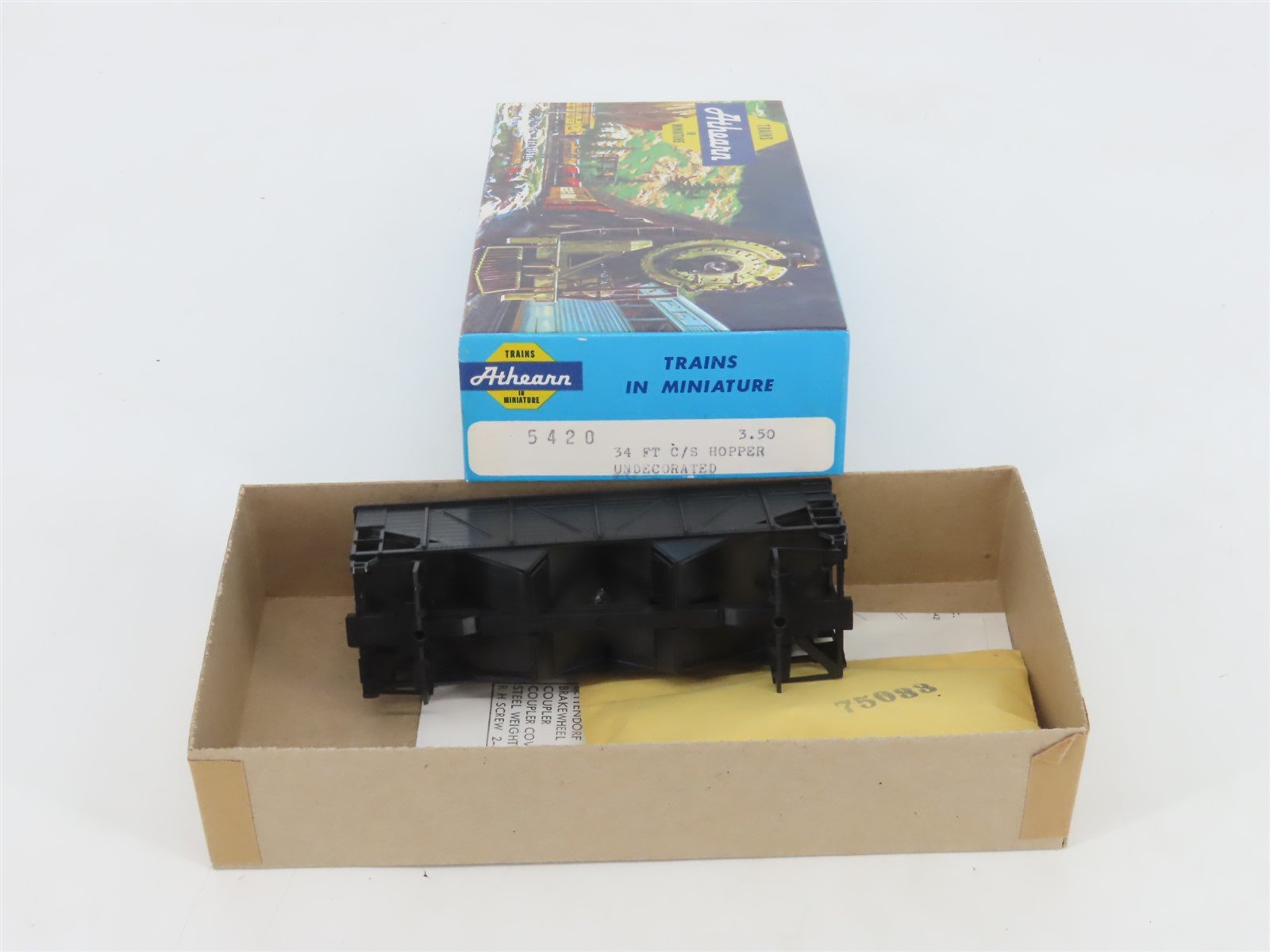 HO Scale Athearn Kit 5420 Undecorated Black 34' 2-Bay Composite Side Hopper