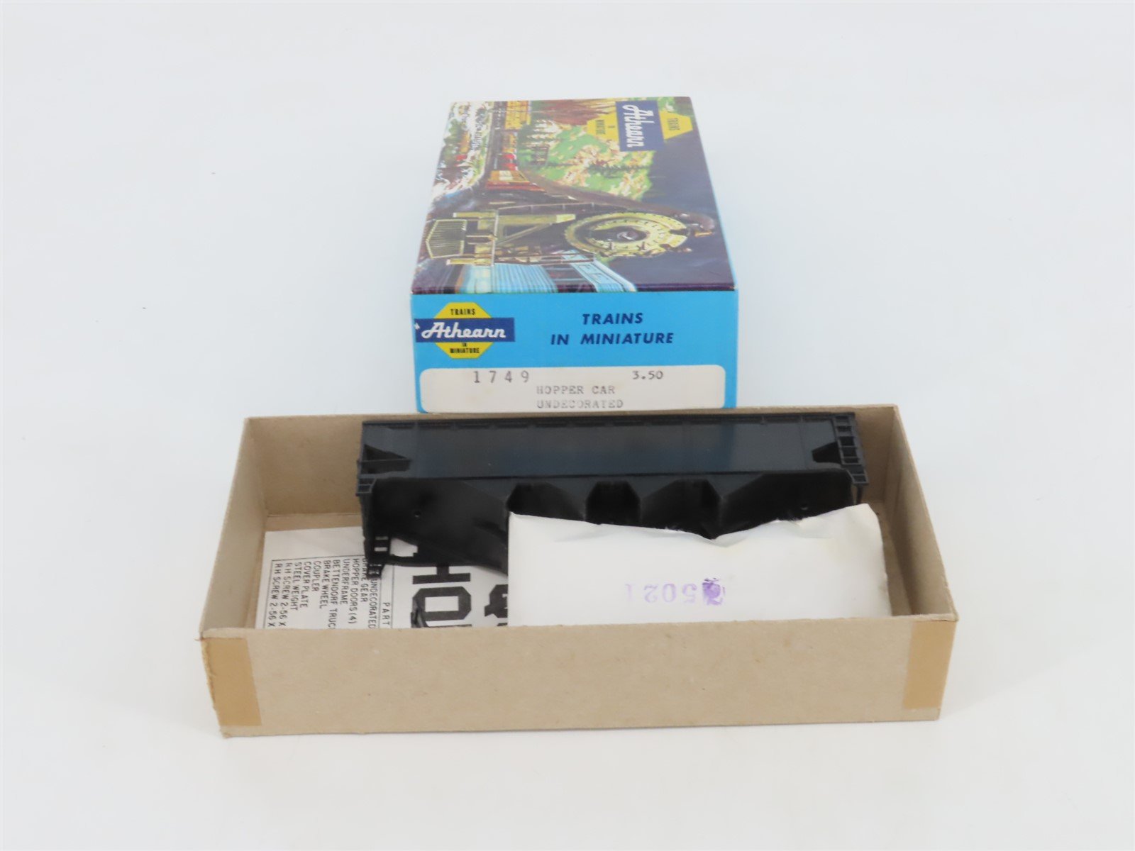 HO Scale Athearn Kit 1749 Undecorated Black 4- Bay Open Hopper