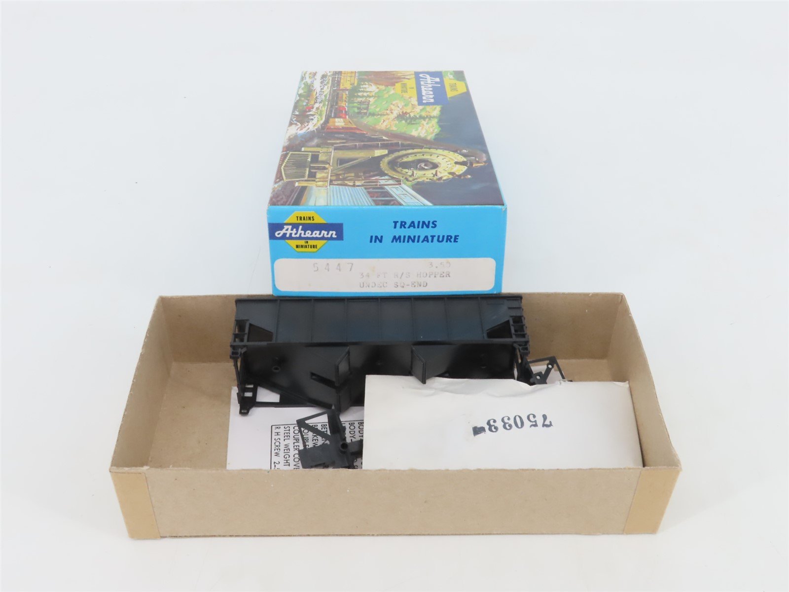 HO Scale Athearn Kit 5447 Undecorated Black 34' 2-Bay Rib Side Open Hopper