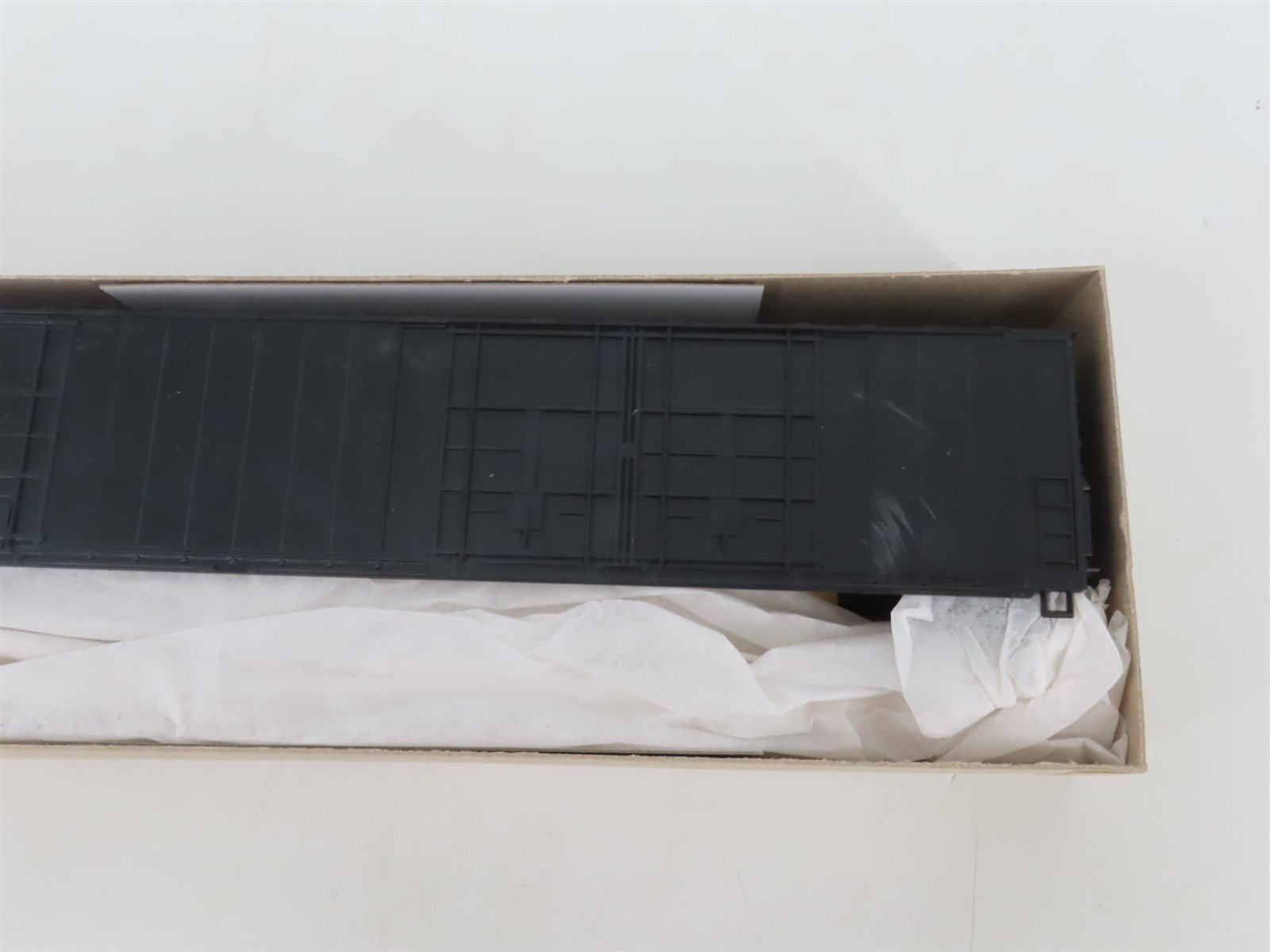 HO Scale Athearn Kit 1985 Undecorated Black 86' Hi-Cube 8-Door Box Car
