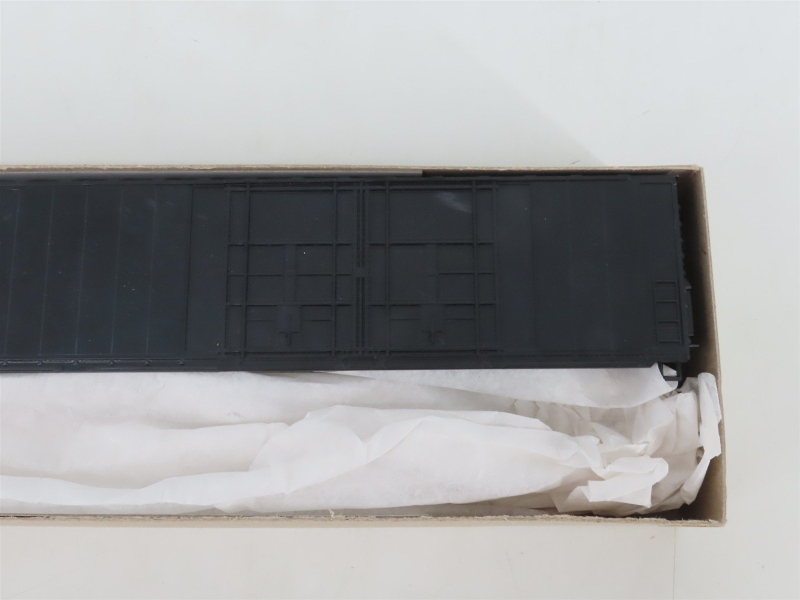 HO Scale Athearn Kit 1985 Undecorated Black 86' Hi-Cube 8-Door Box Car