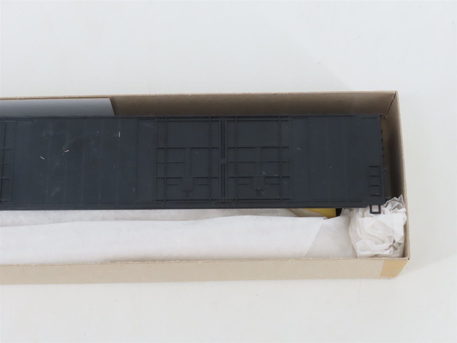 HO Scale Athearn Kit 1985 Undecorated Black 86' Hi-Cube 8-Door Box Car