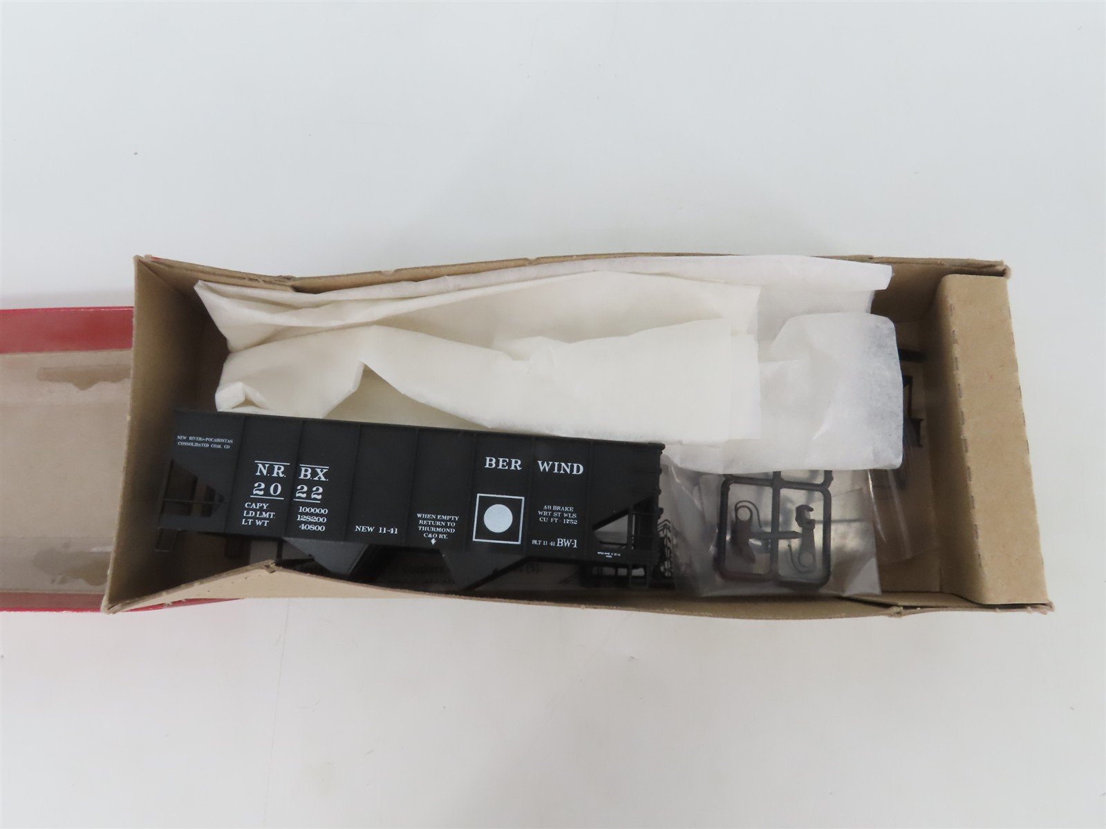 HO Scale Branchline Kit NRBX Berwind USRA 55-Ton 2-Bay Open Hopper #2022