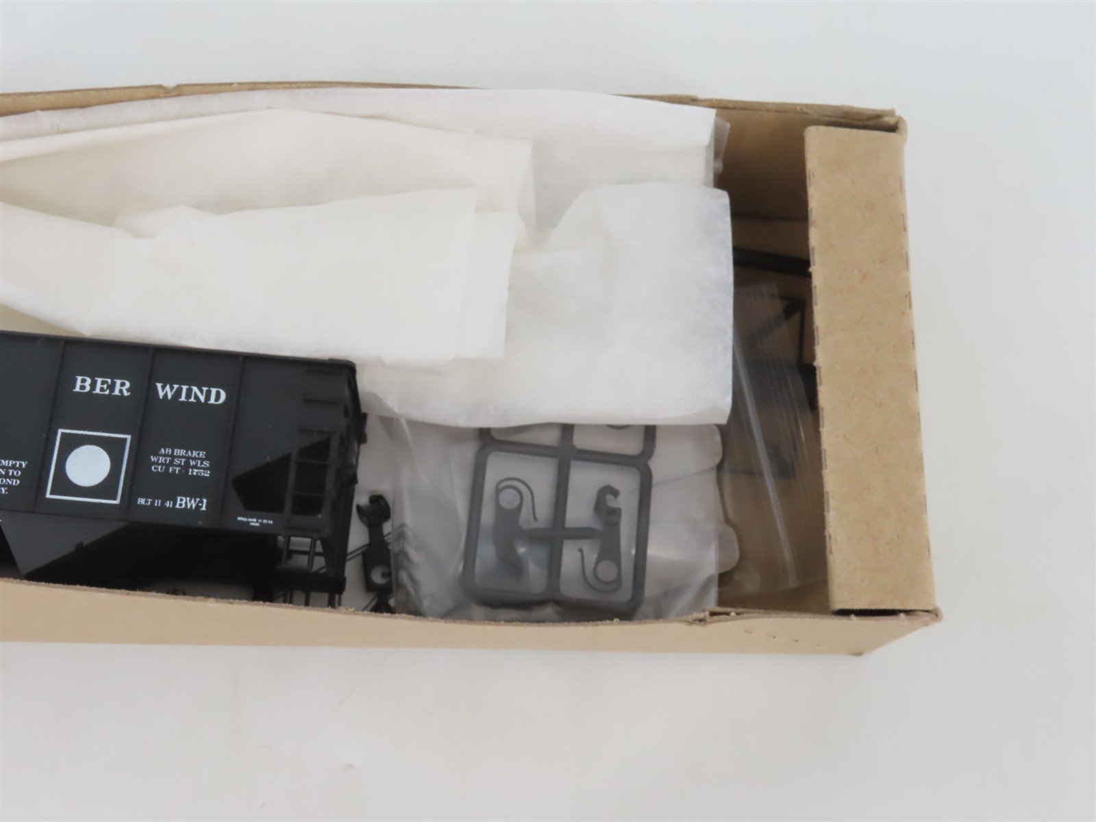 HO Scale Branchline Kit NRBX Berwind USRA 55-Ton 2-Bay Open Hopper #2022