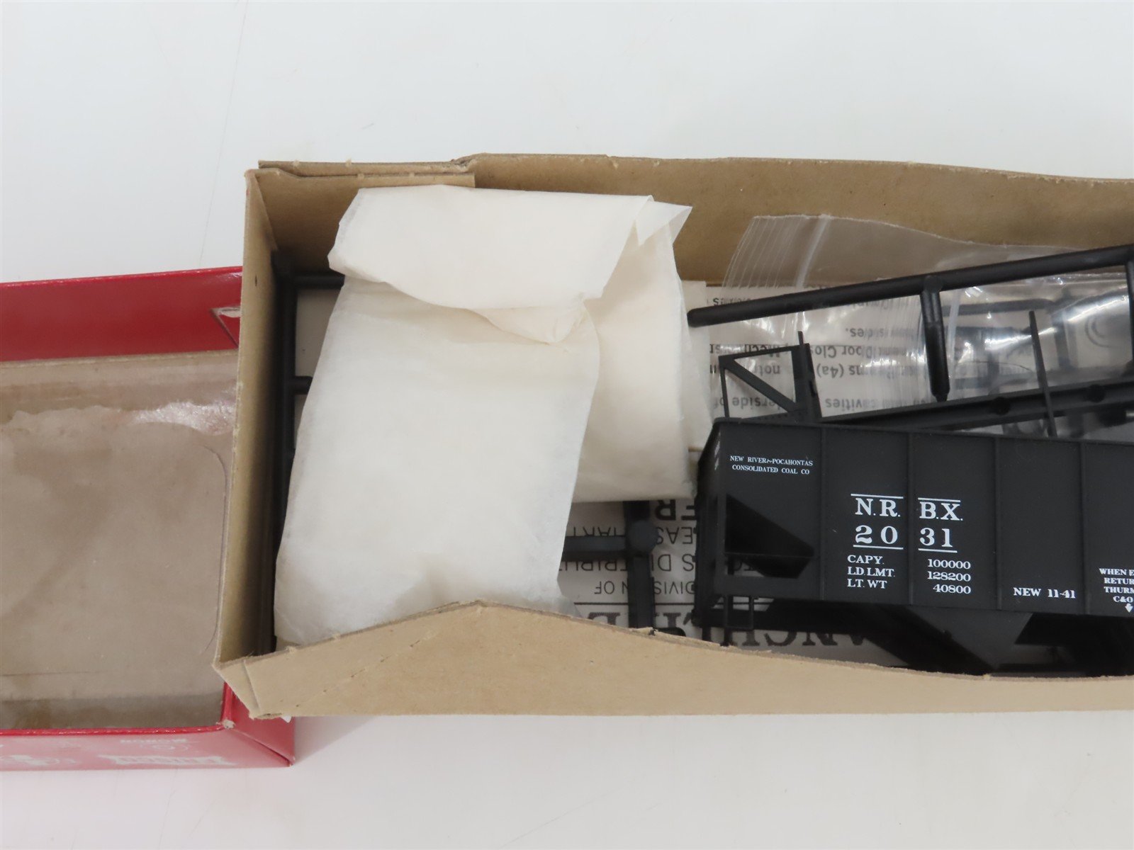 HO Scale Branchline Kit NRBX Berwind USRA 55-Ton 2-Bay Open Hopper #2031