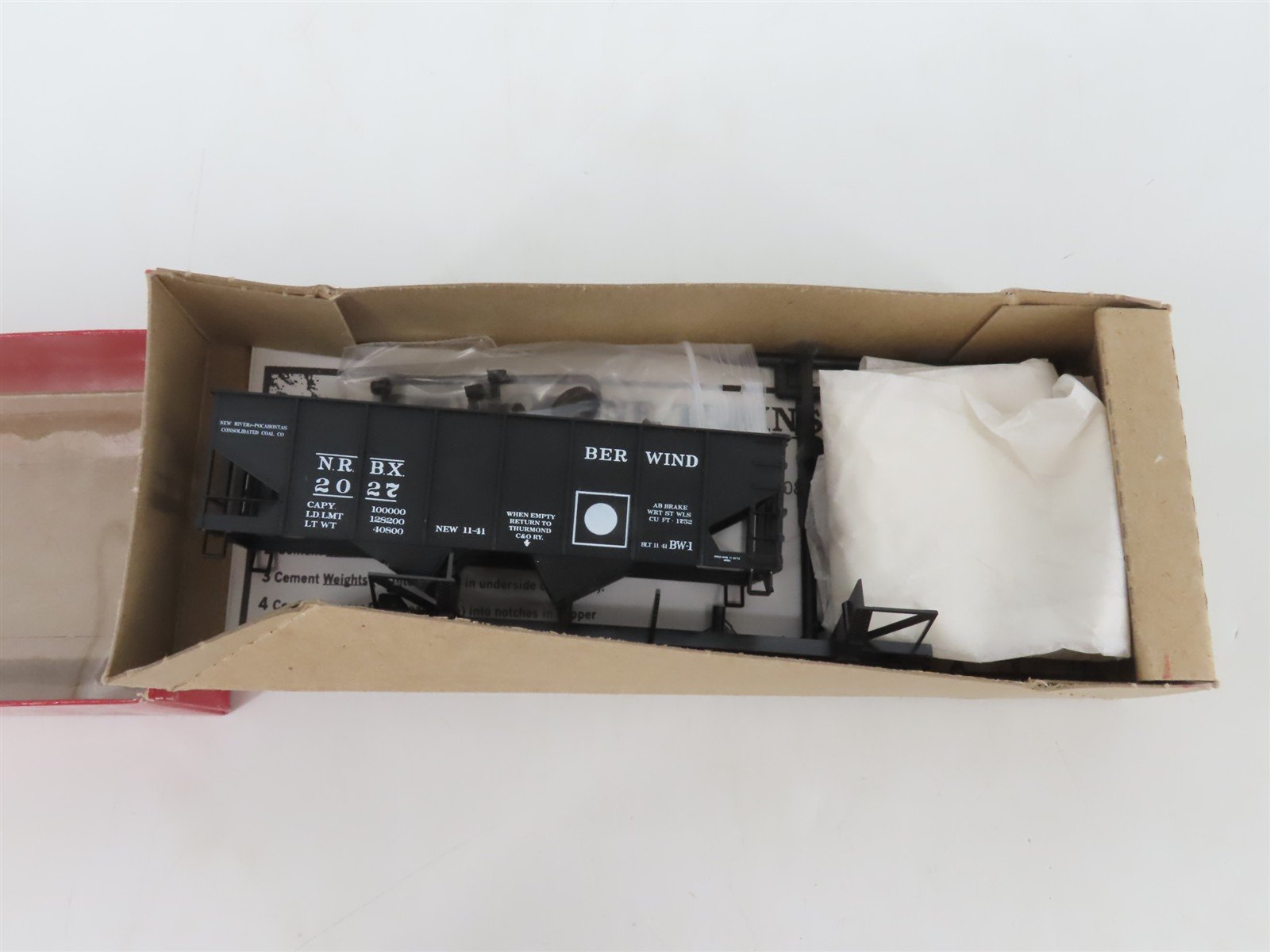 HO Scale Branchline Kit NRBX Berwind USRA 55-Ton 2-Bay Open Hopper #2027