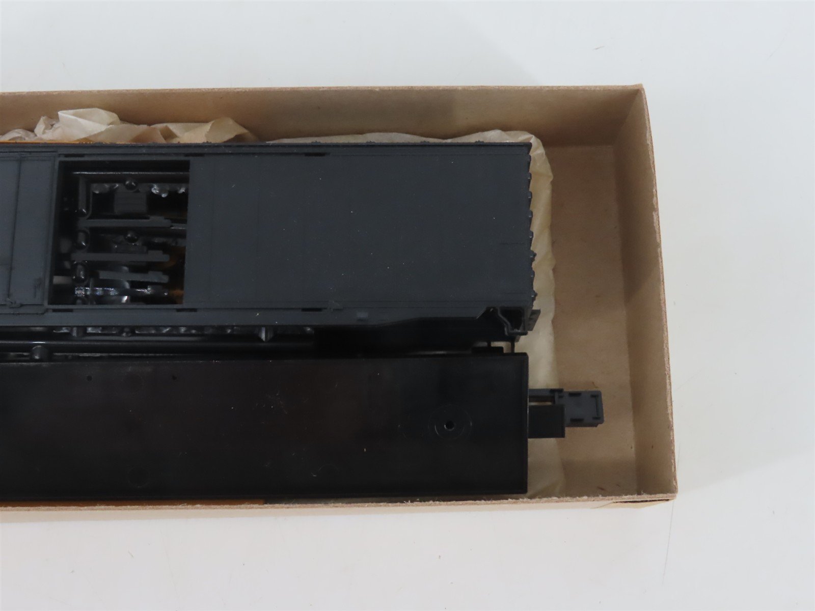 HO Scale Details West Kit BC-600 Undecorated 50' Combination Door Box Car