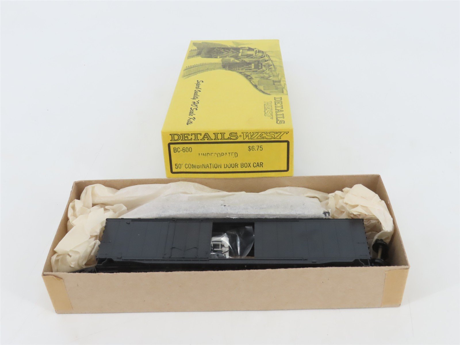 HO Scale Details West Kit BC-600 Undecorated 50' Combination Door Box Car