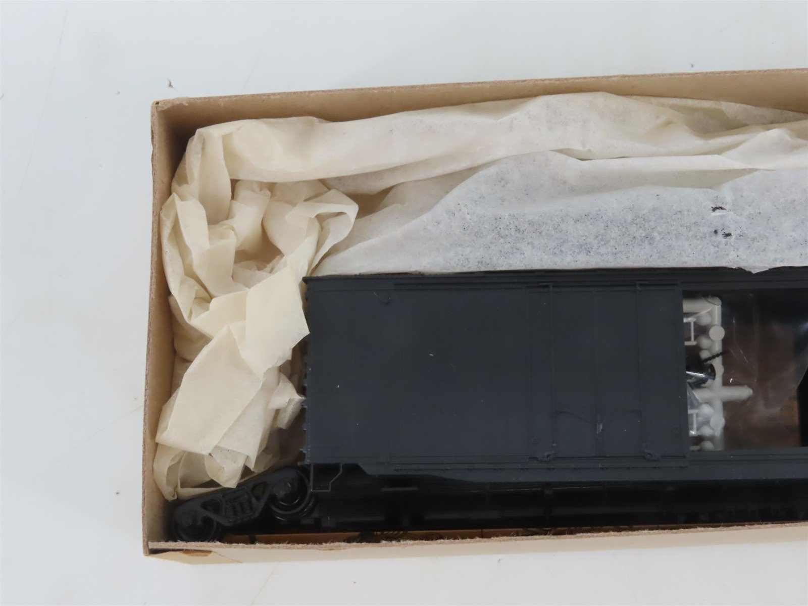 HO Scale Details West Kit BC-600 Undecorated 50' Combination Door Box Car
