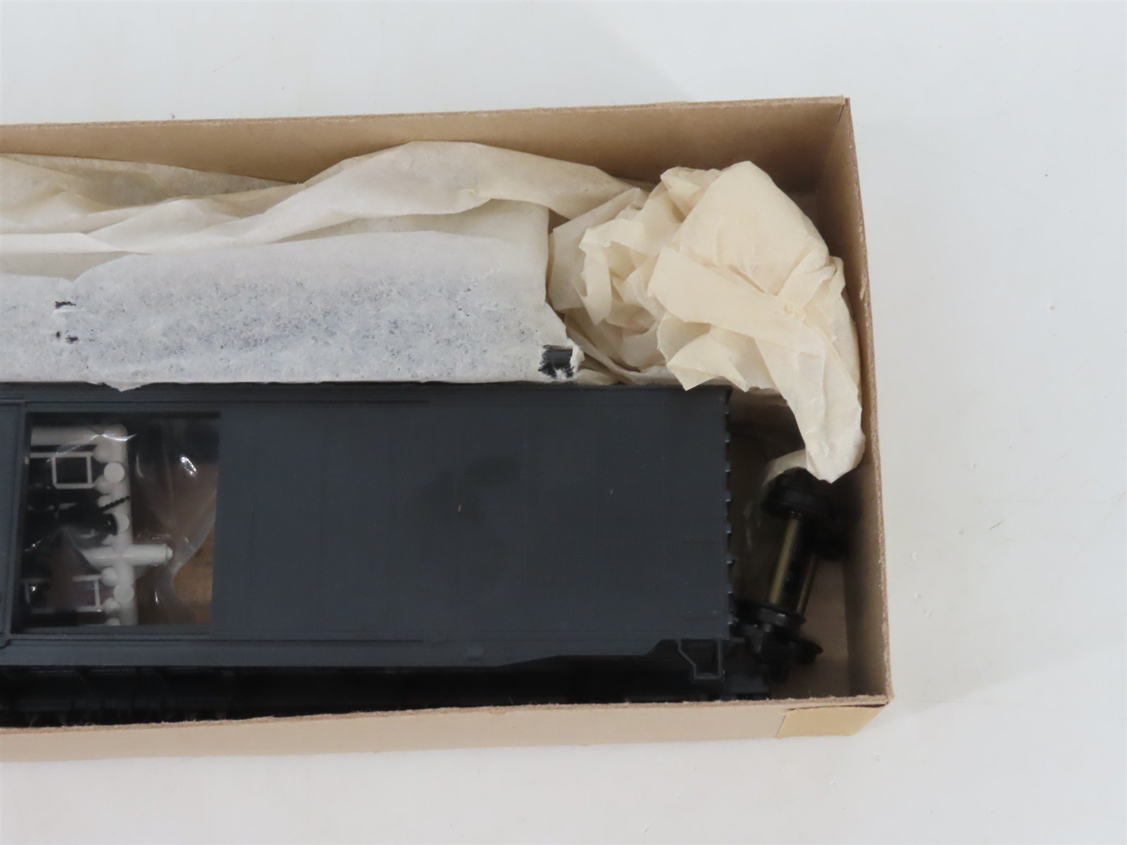 HO Scale Details West Kit BC-600 Undecorated 50' Combination Door Box Car