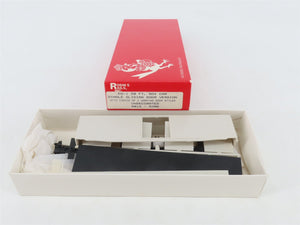 HO Scale Robin's Rails Kit 018-5300 Undecorated 50' PS-1 Single Door Box Car