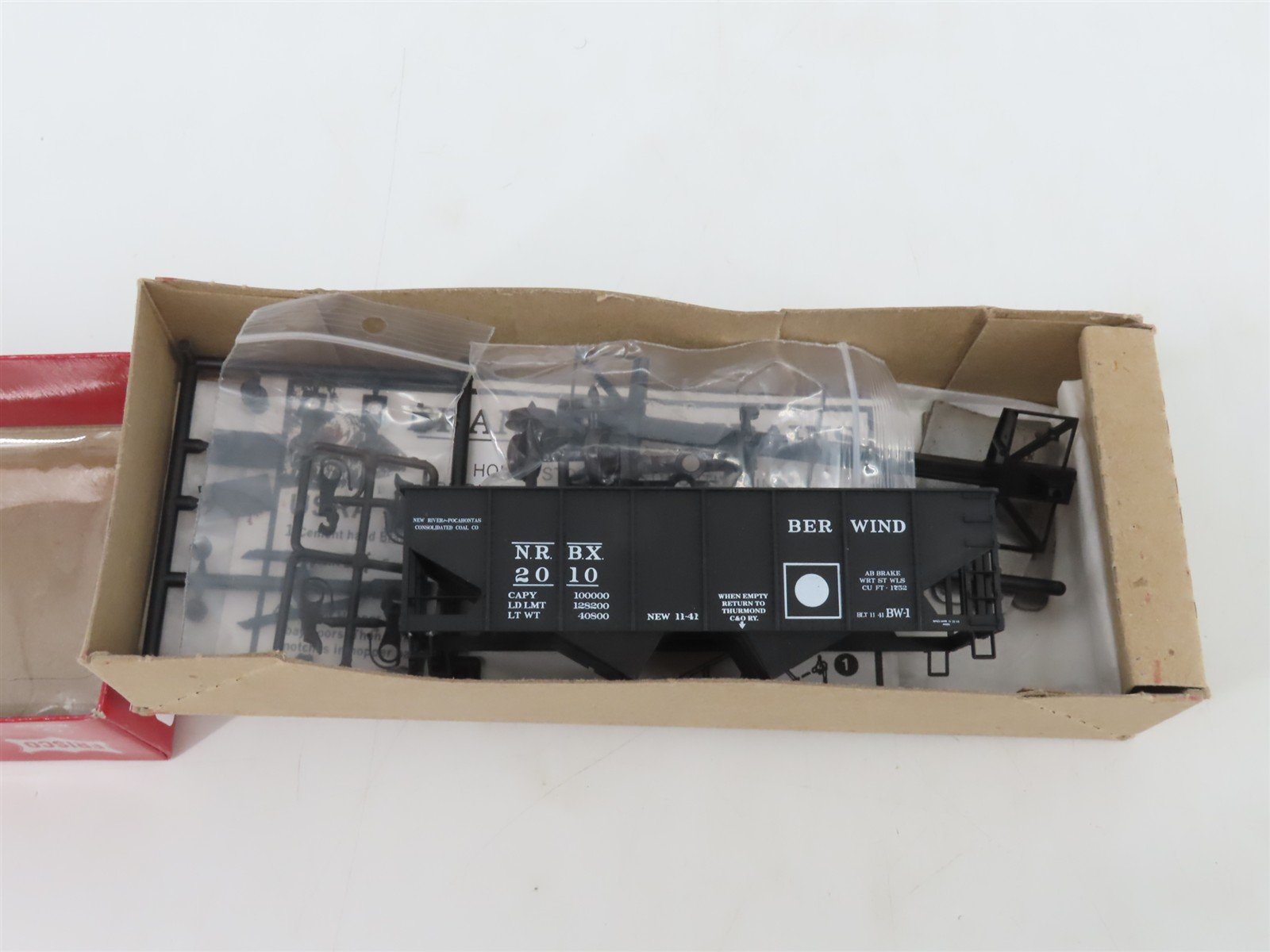 HO Scale Branchline Kit NRBX New River Berwind 2-Bay Open Hopper #2010