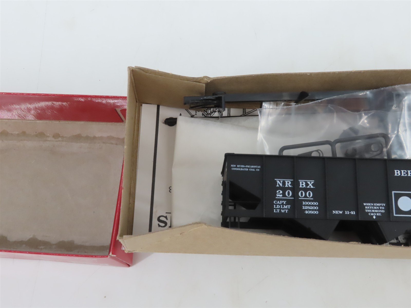 HO Scale Branchline Kit NRBX New River Berwind 2-Bay Open Hopper #2000