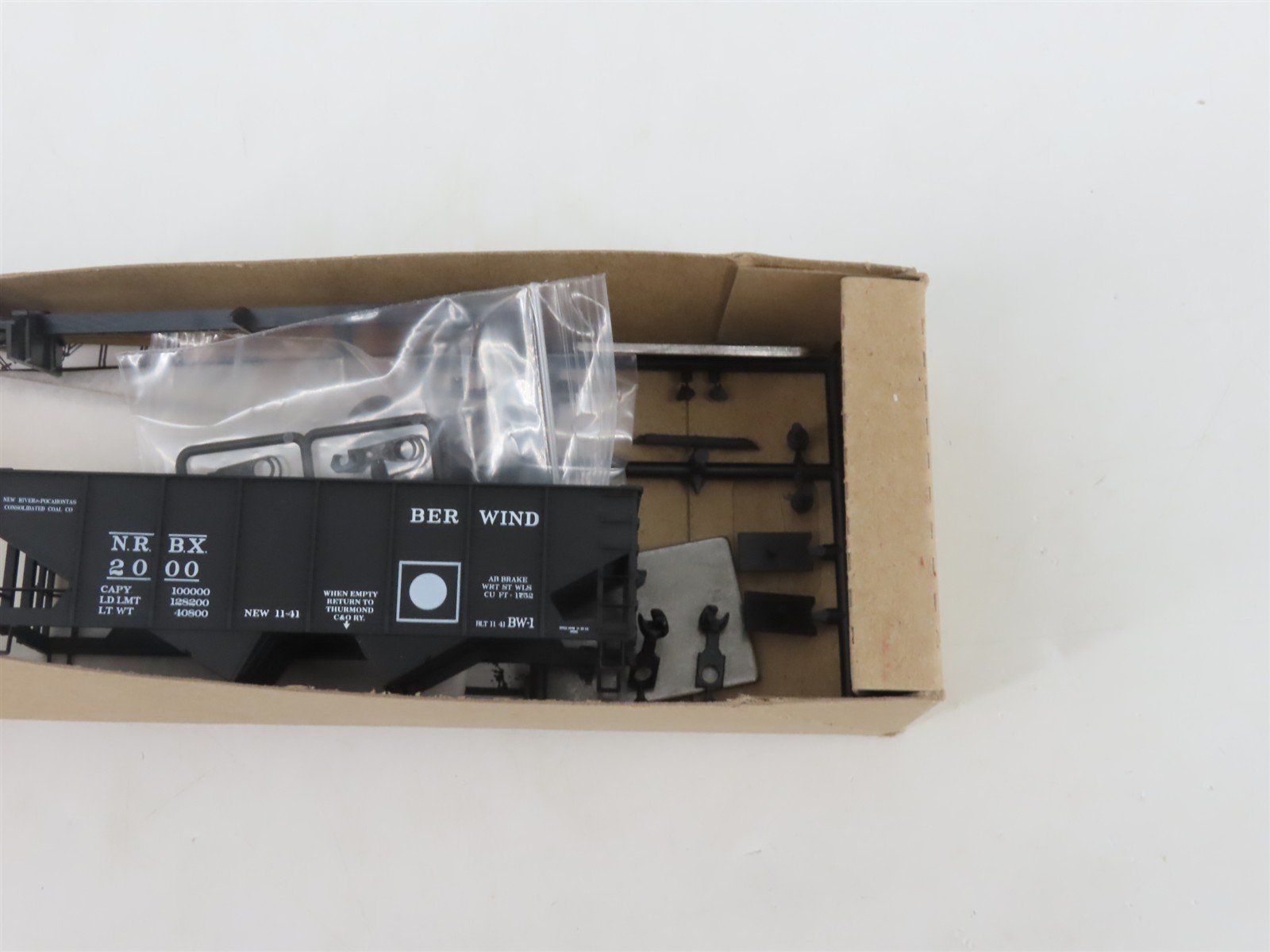 HO Scale Branchline Kit NRBX New River Berwind 2-Bay Open Hopper #2000