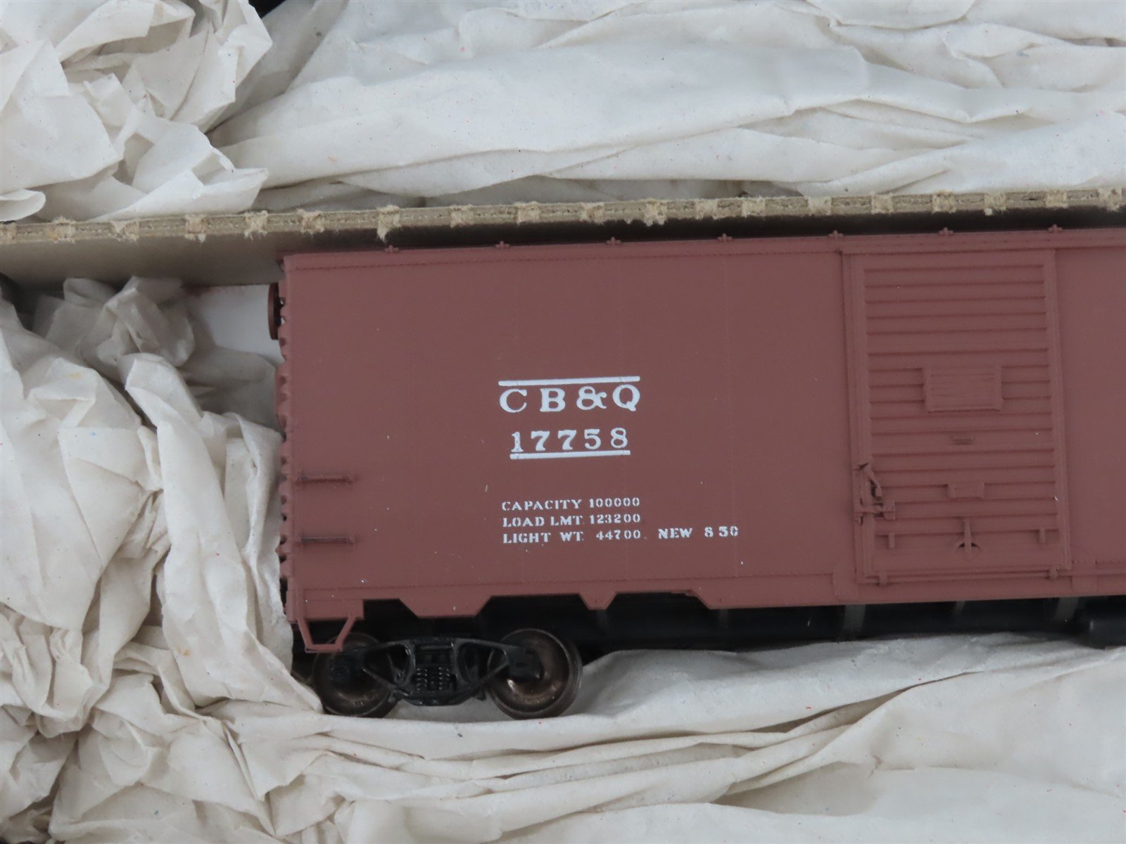 HO Scale Accurail Kit 3304 CB&Q, C&S, FW&D Burlington Route Box Cars 3-Pack