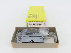 HO E&B Valley/Walthers Kit 18-5013 SP Southern Pacific 2-Bay Cov'd Hopper 165058