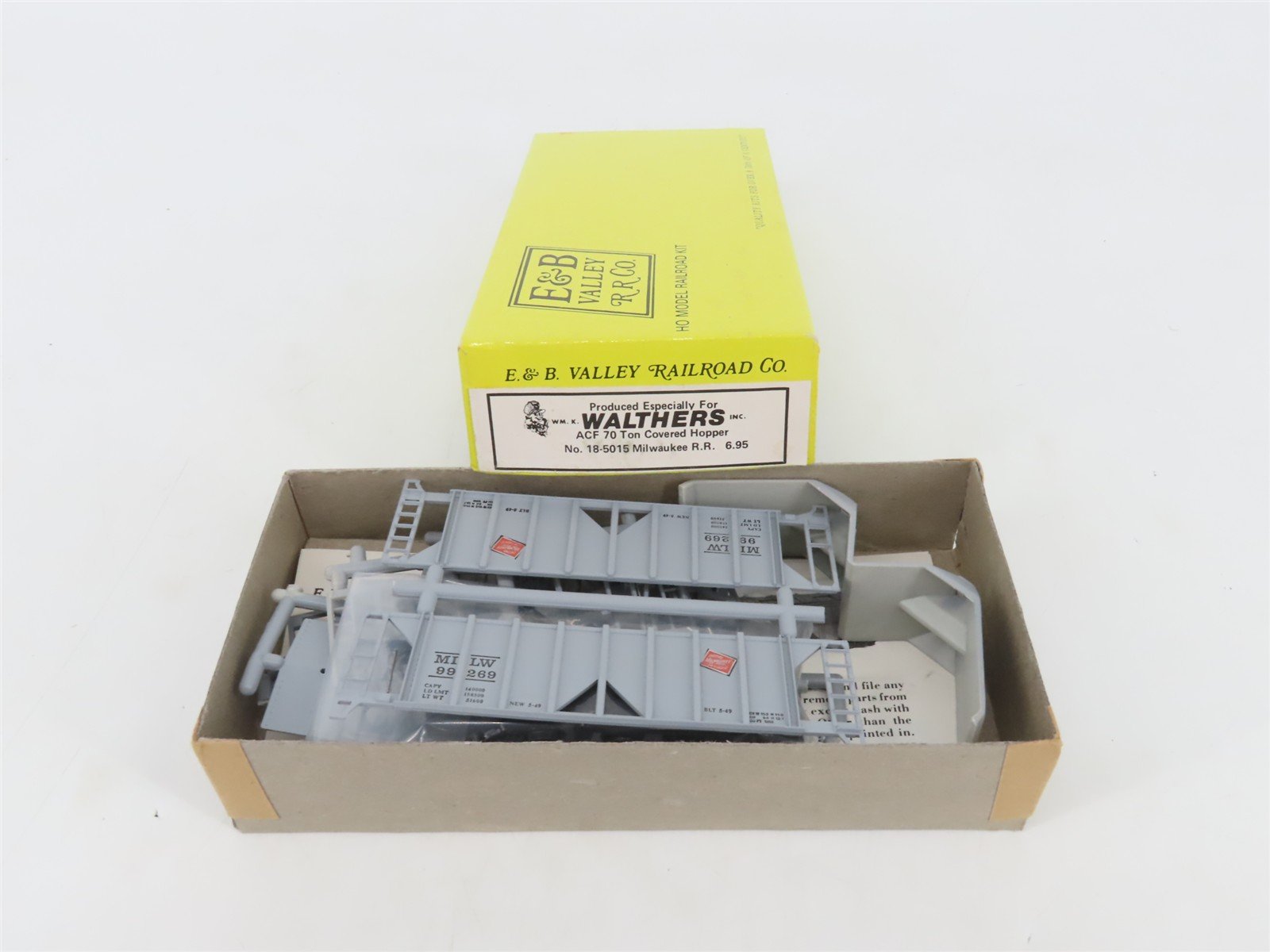HO Scale E&B Valley/Walthers Kit 18-5015 MILW Milwaukee Road 2-Bay Hopper #99269