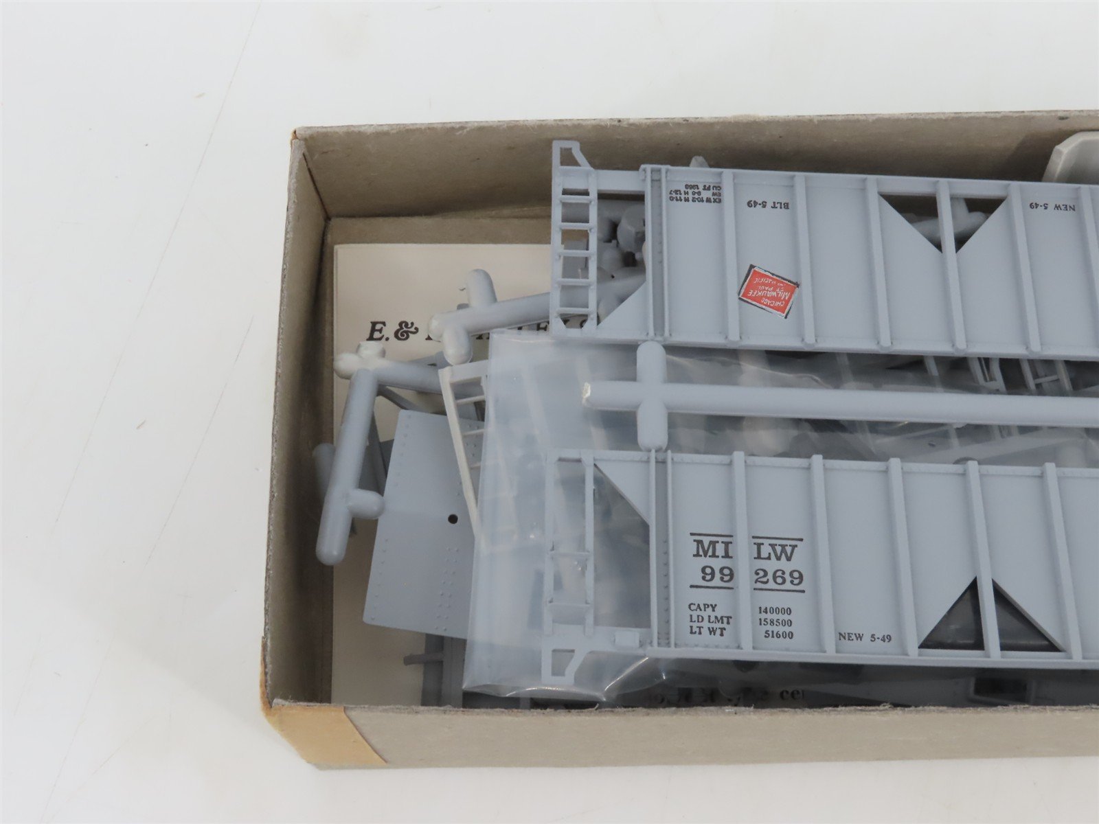 HO Scale E&B Valley/Walthers Kit 18-5015 MILW Milwaukee Road 2-Bay Hopper #99269