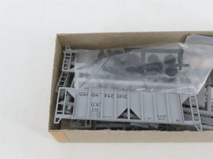 HO Scale E&B Valley/Walthers Kit 18-5014 UP Union Pacific 2-Bay Hopper #576