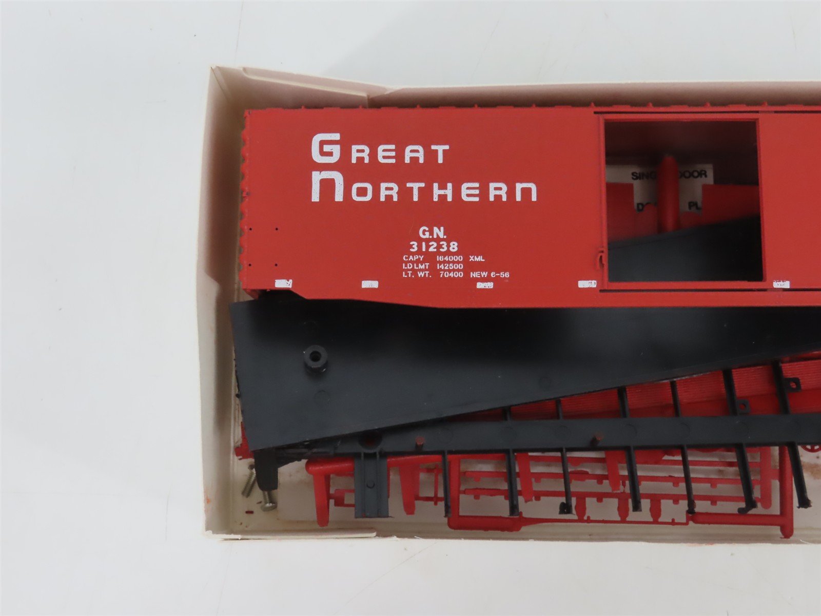 HO Scale Robin's Rails Kit 9977 GN Great Northern 50' Single Door Box Car #31238