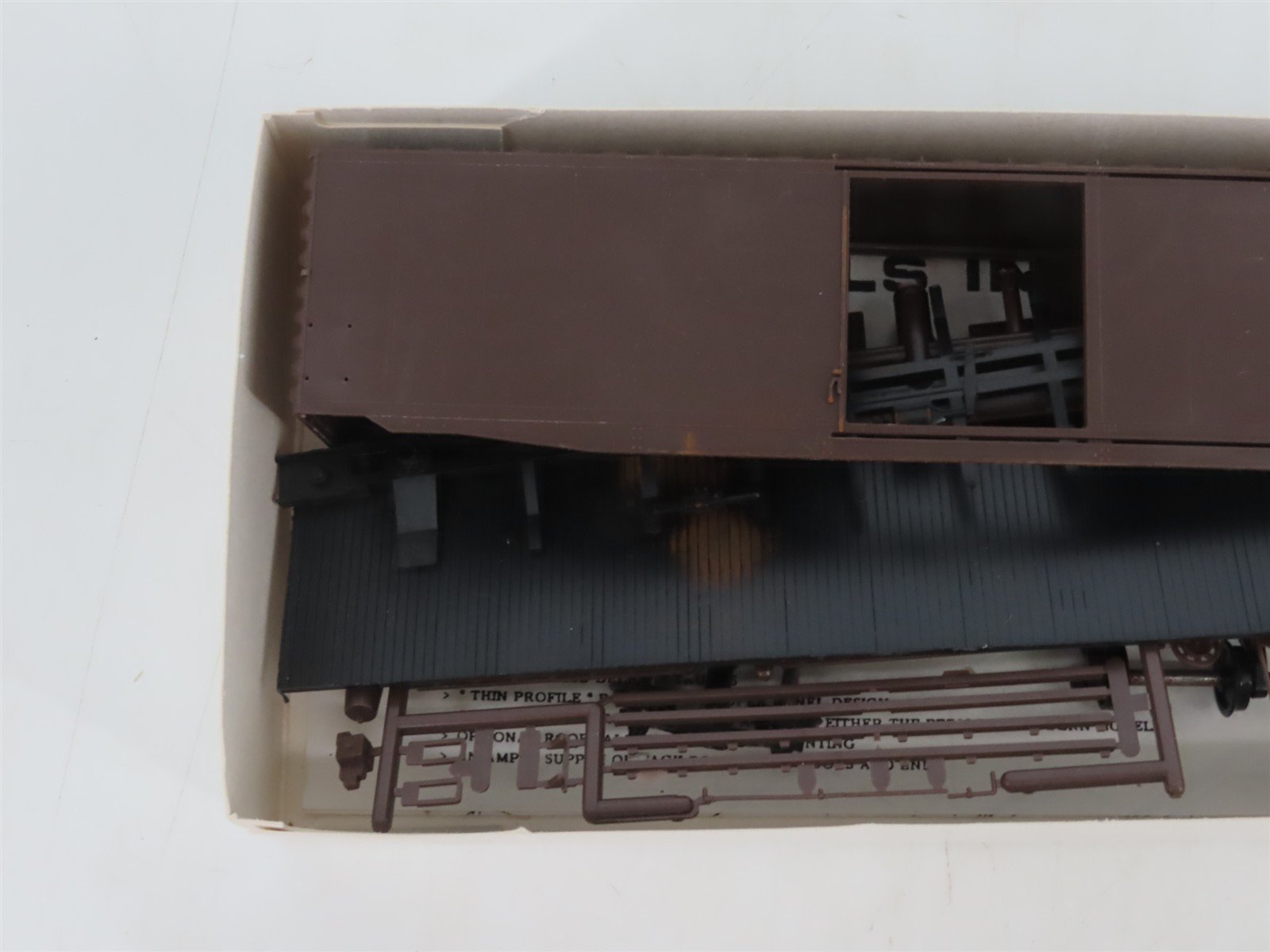 HO Scale Robin's Rails Kit 5300 Undecorated PS-1 50' Single Door Box Car