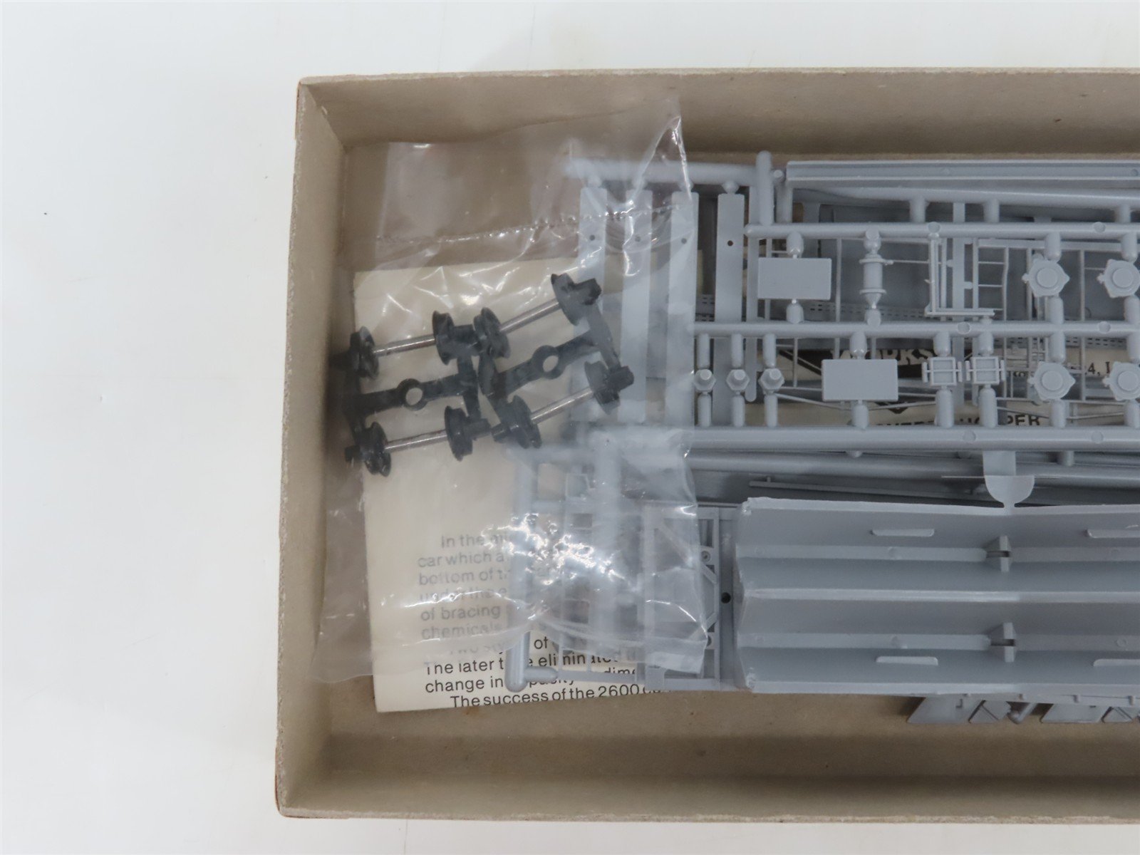HO Scale Eastern Car Works Kit 2600 Undecorated Airslide Covered Hopper