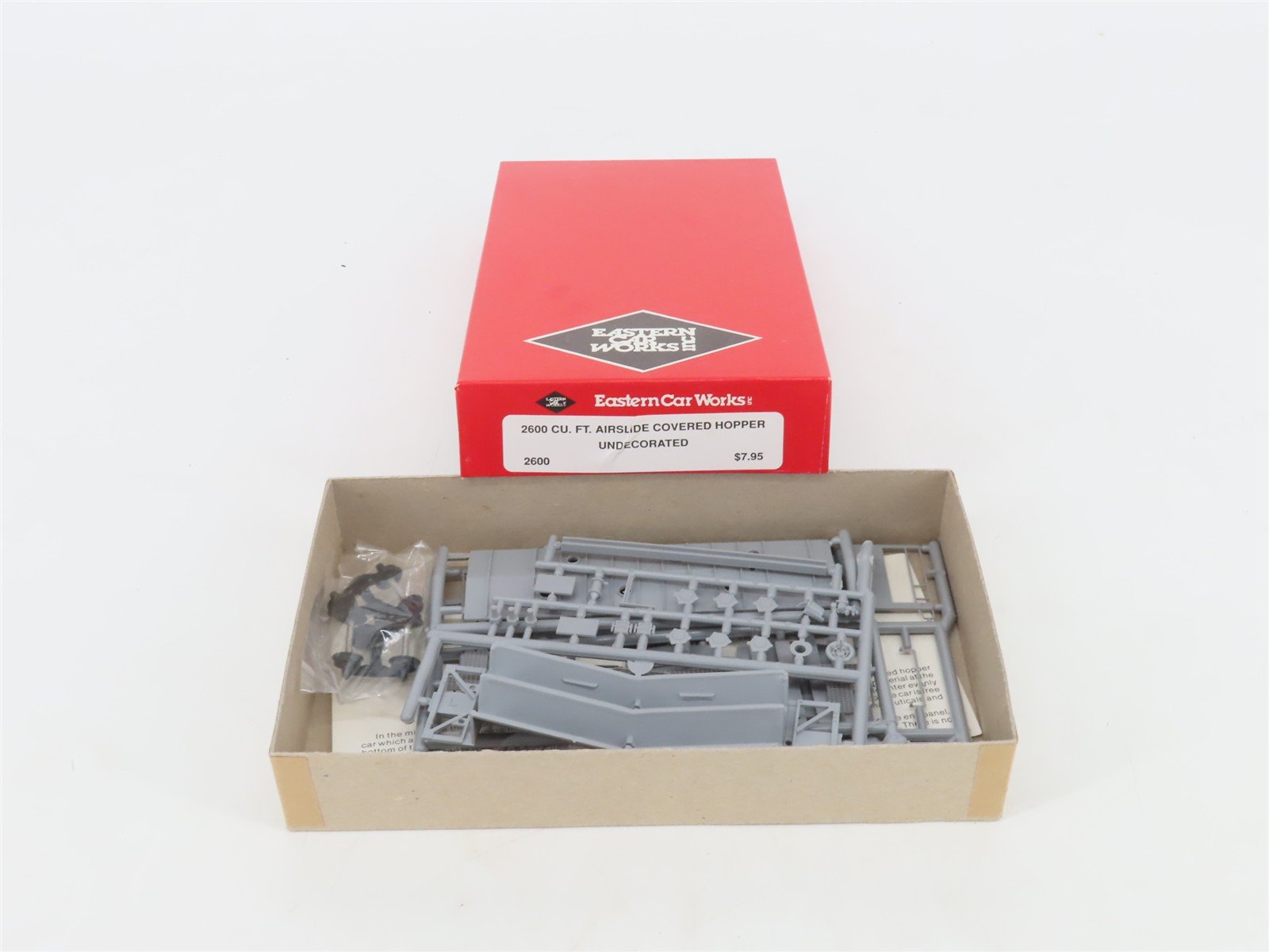 HO Scale Eastern Car Works Kit 2600 Undecorated Airslide Covered Hopper