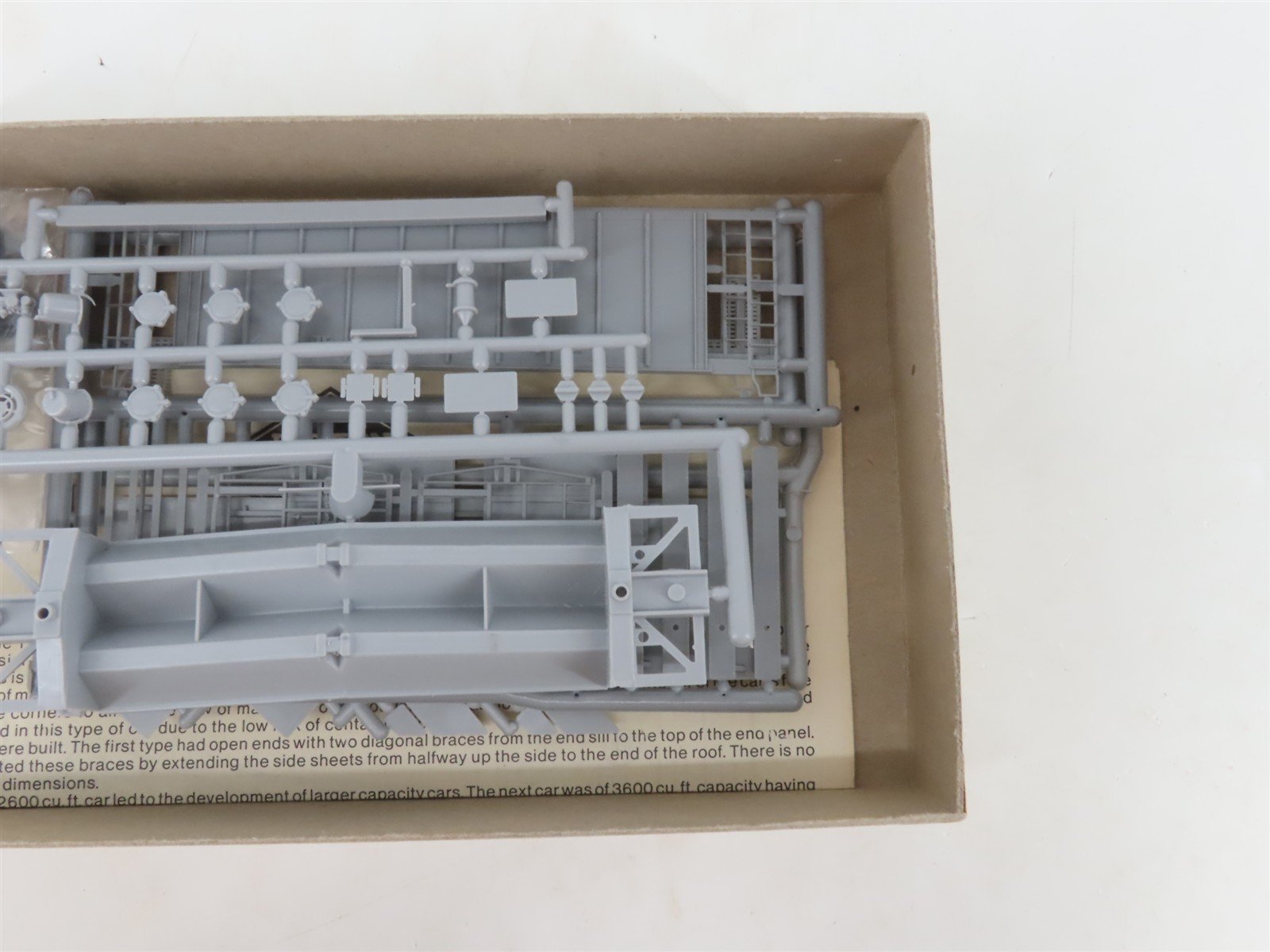 HO Scale Eastern Car Works Kit 2600 Undecorated Airslide Covered Hopper