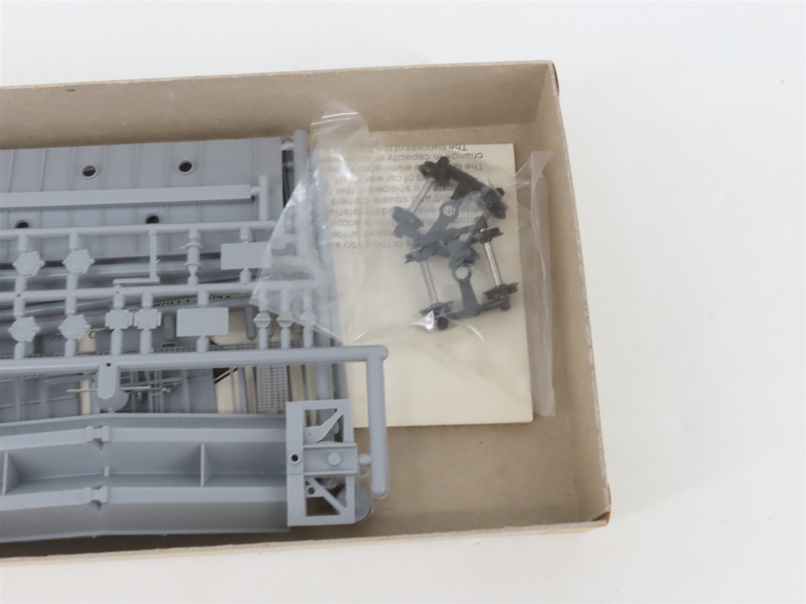HO Scale Eastern Car Works Kit 2600 Undecorated Airslide Covered Hopper