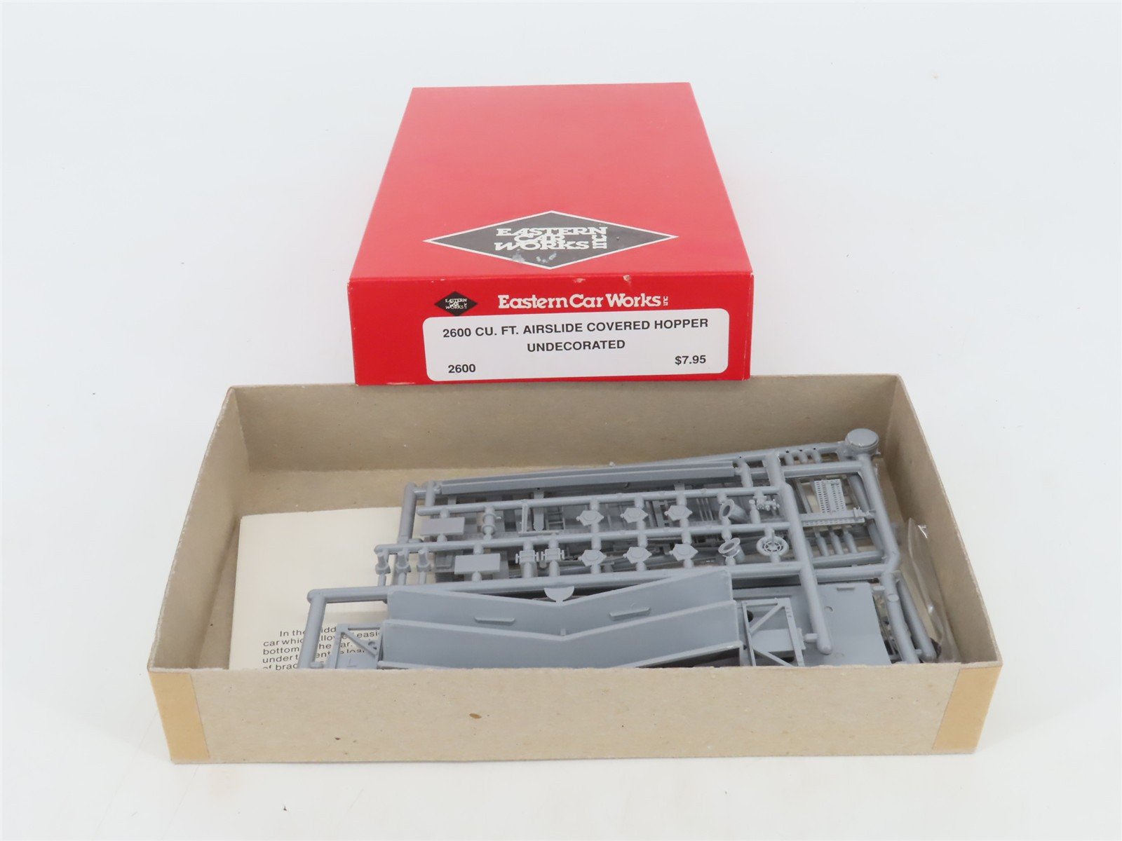 HO Scale Eastern Car Works Kit 2600 Undecorated Airslide Covered Hopper