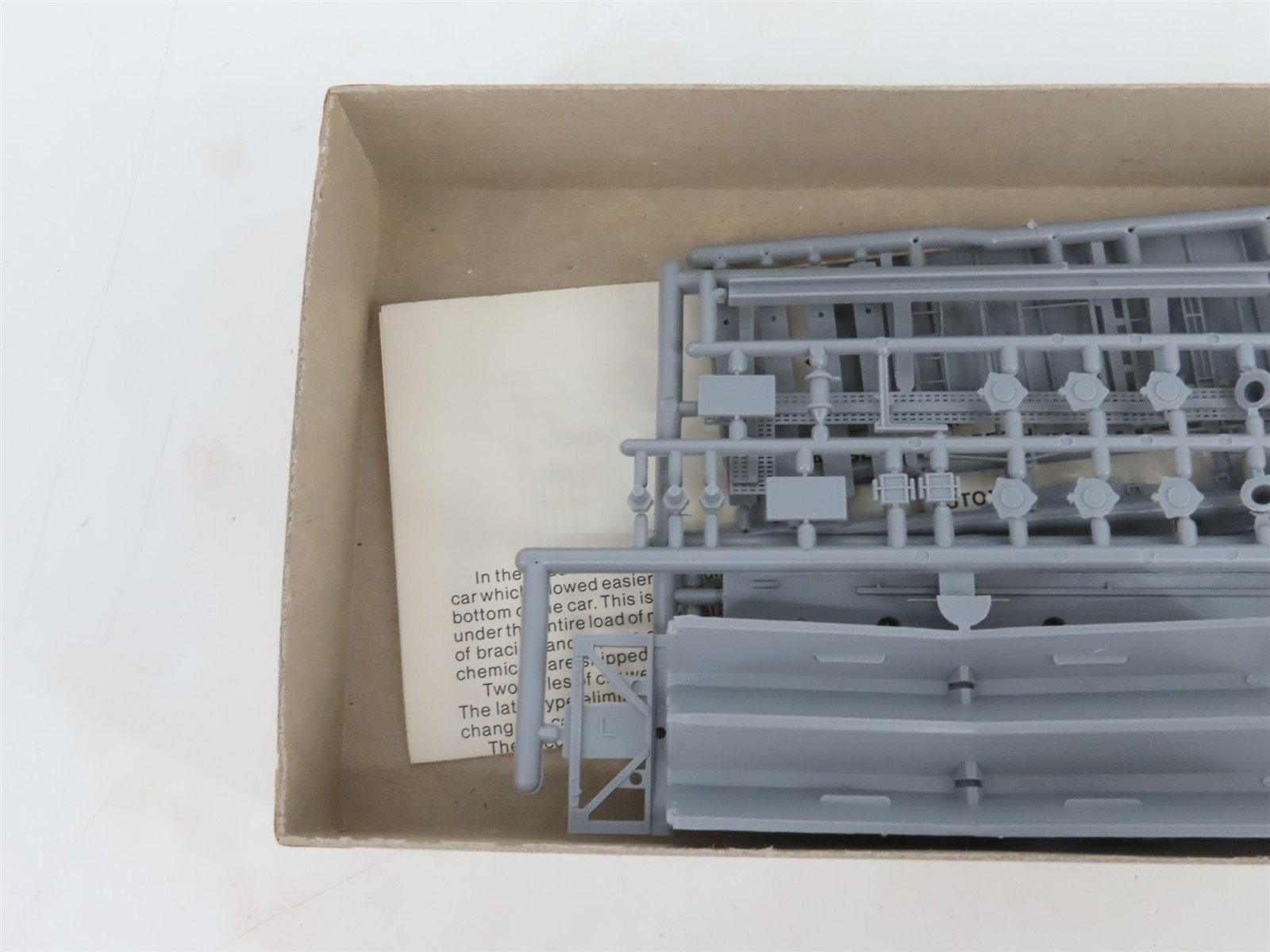 HO Scale Eastern Car Works Kit 2600 Undecorated Airslide Covered Hopper