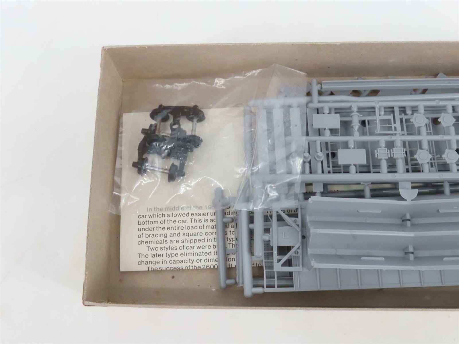 HO Scale Eastern Car Works Kit 2600 Undecorated Airslide Covered Hopper