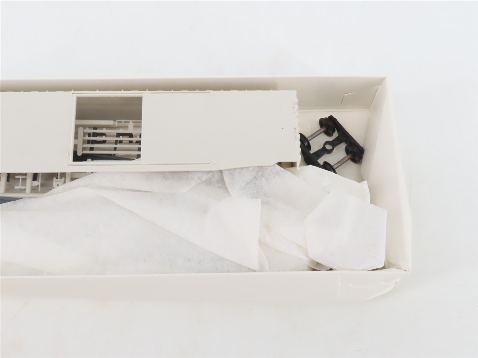 HO Scale Robin's Rails Kit 018-5300 Undecorated PS-1 50' Single Door Box Car