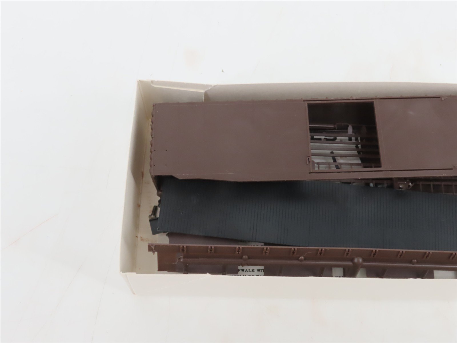 HO Scale Robin's Rails Kit 5300 Undecorated Brown PS-1 50' Single Door Box Car