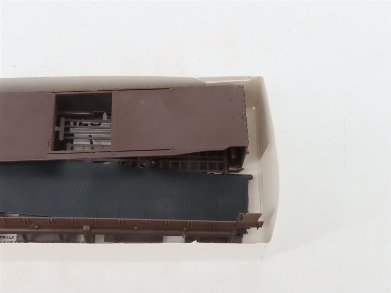 HO Scale Robin's Rails Kit 5300 Undecorated Brown PS-1 50' Single Door Box Car