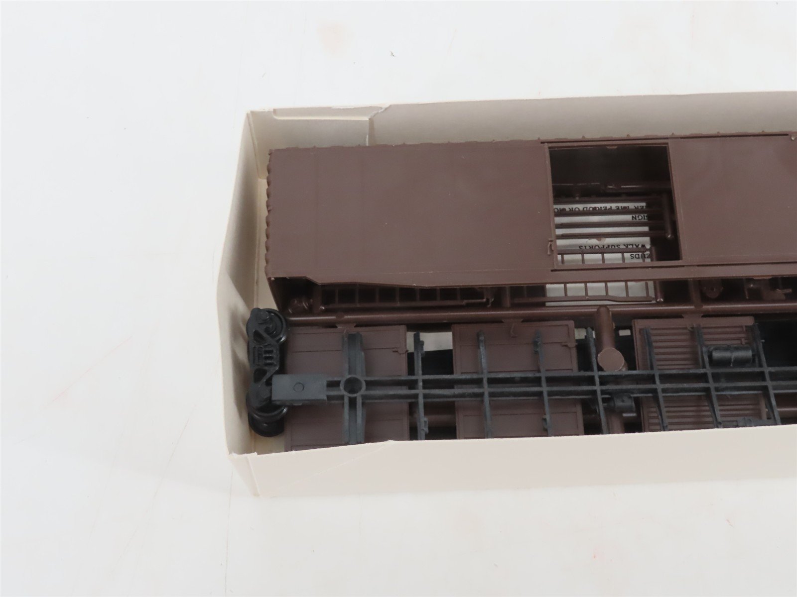 HO Scale Robin's Rails Kit 5300 Undecorated Brown PS-1 50' Single Door Box Car