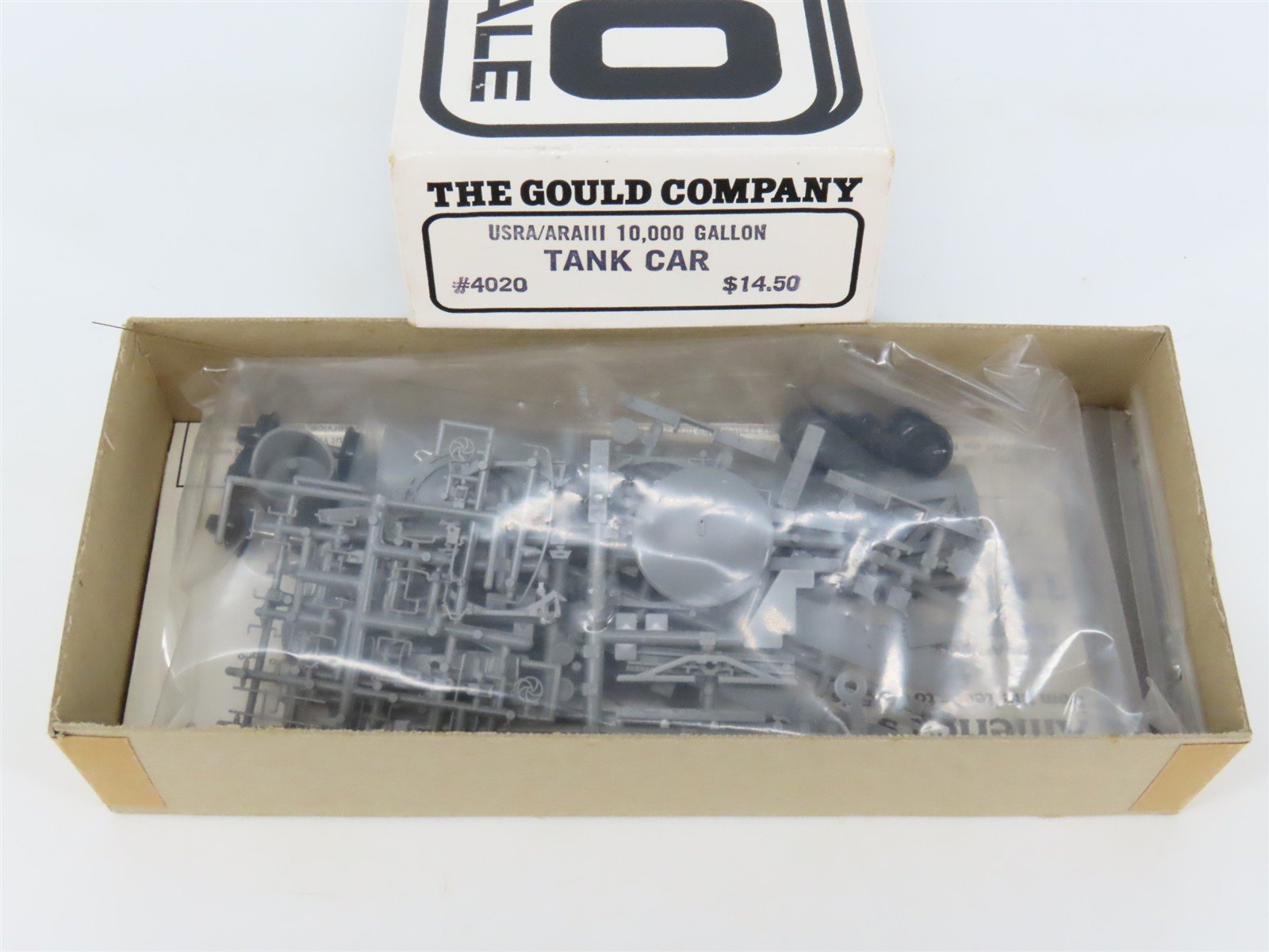 HO Scale Gould Company 4020 USRA/ARAIII 10k Gallon Tank Car Kit