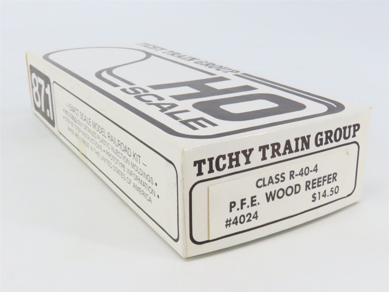 HO Scale Tichy 4024 Undecorated Class R-40-4 PFE Wood Reefer Car Kit