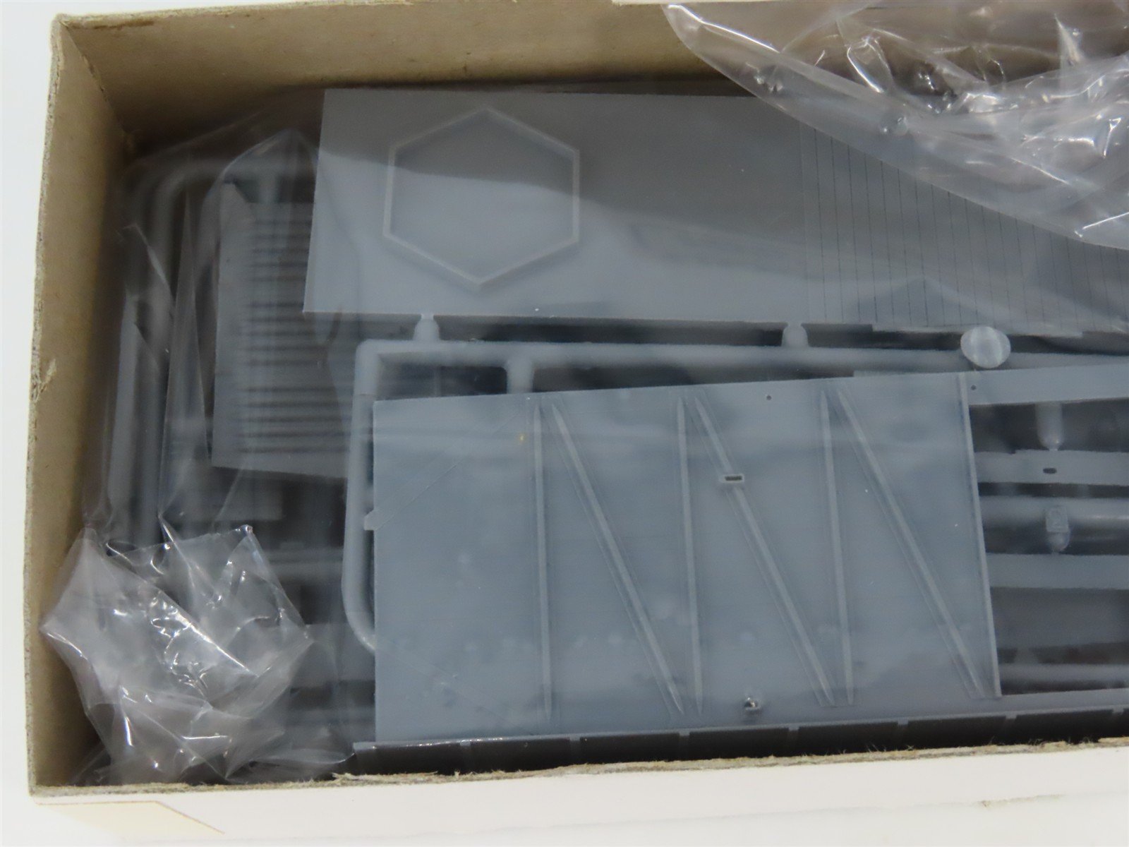 HO Scale Tichy 4026 Undecorated USRA Single Sheath Boxcar Kit